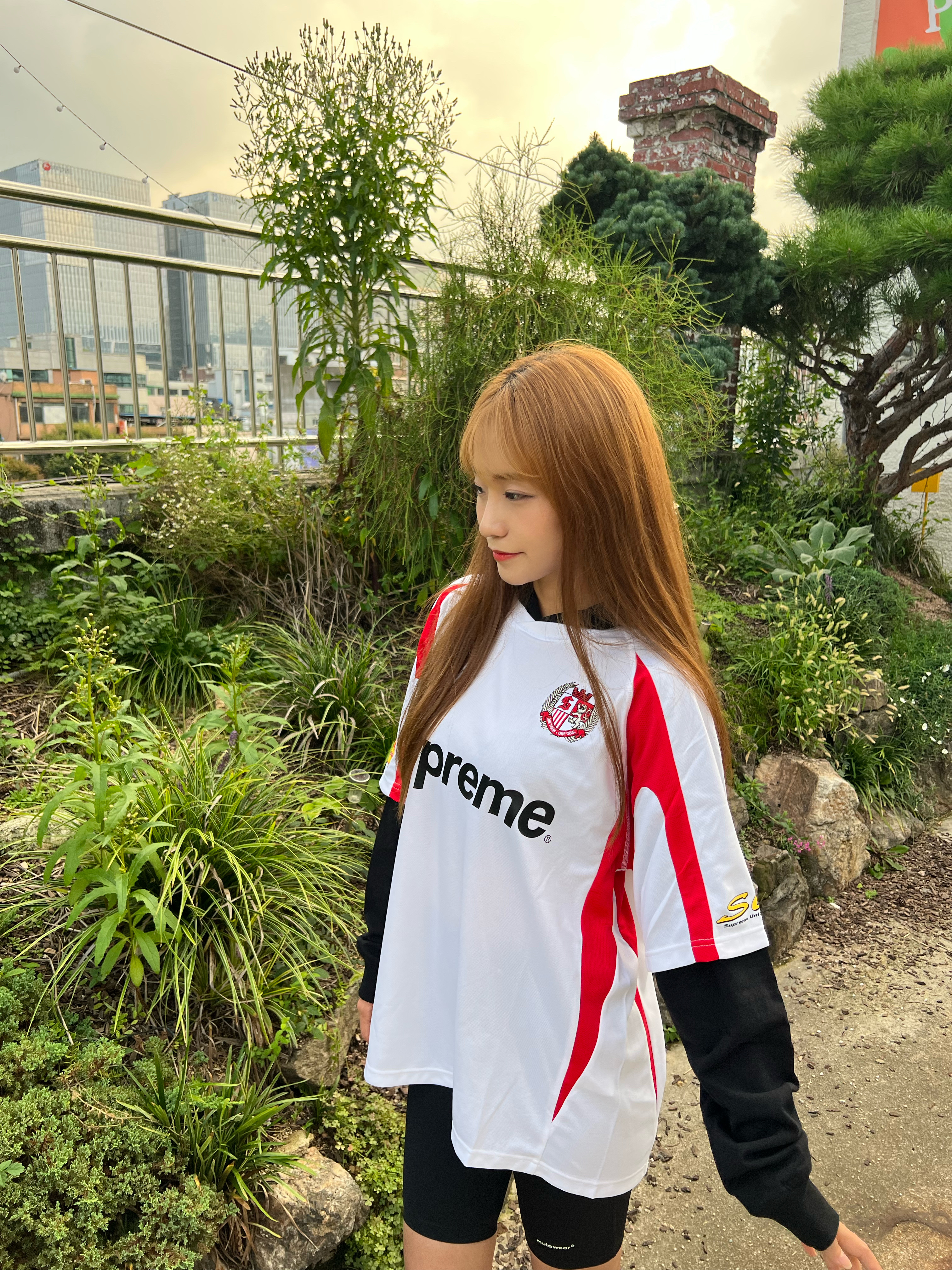 Supreme Hooded Soccer Jersey White - 23FW 착용 스타일 - 1