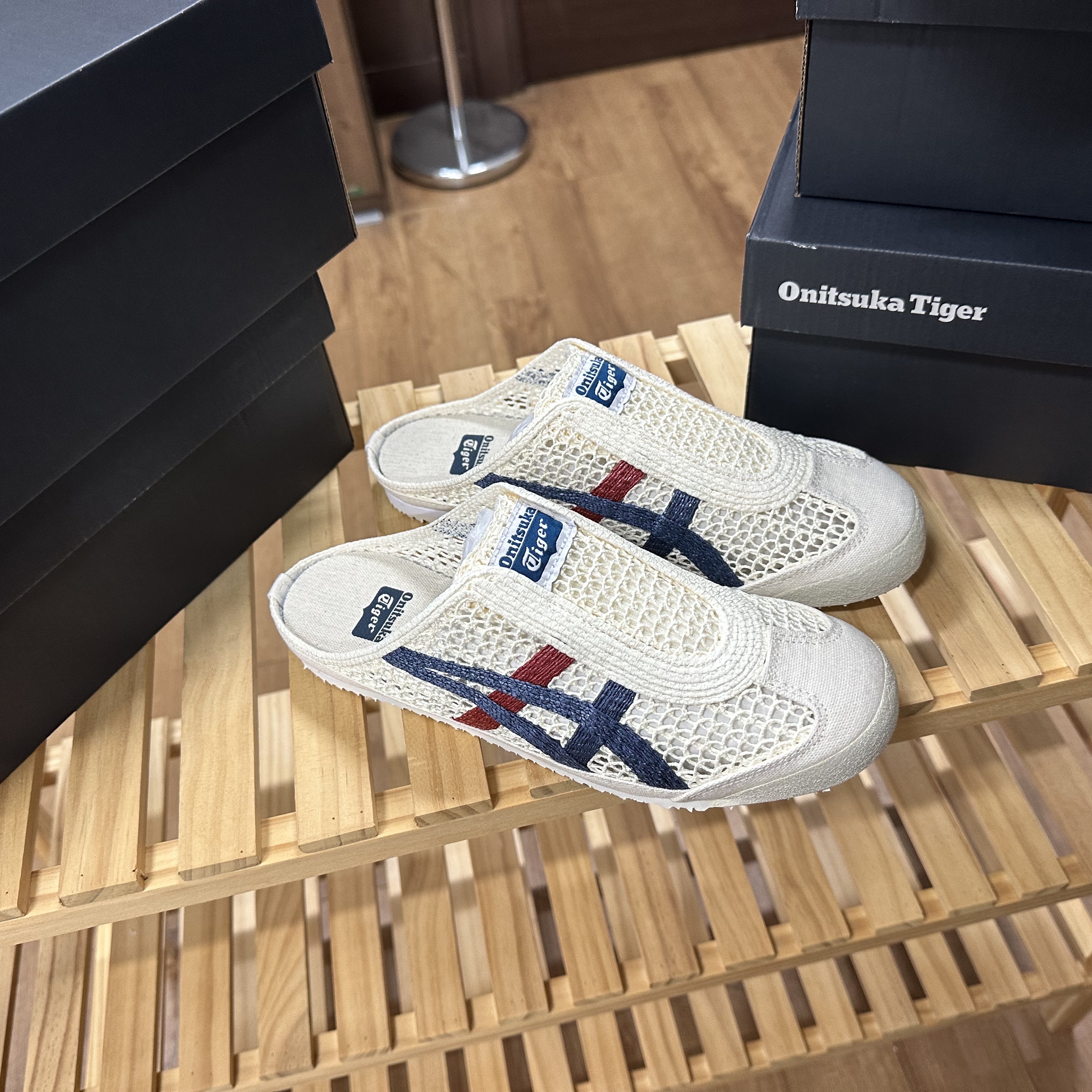 Onitsuka Tiger Mexico 66 Sabot Cream Mako Blue 착용 스타일