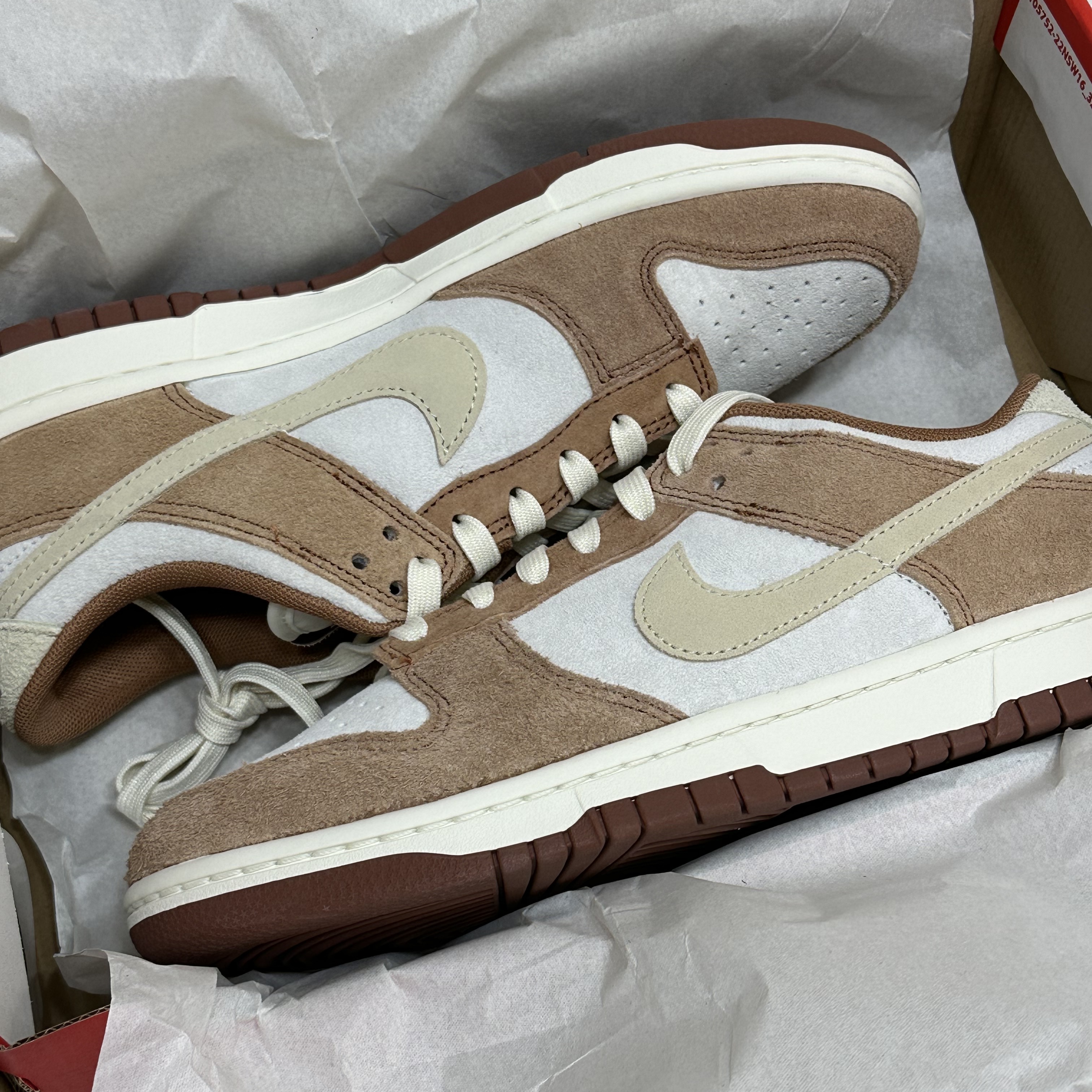 Nike Dunk Low Pro Premium Medium Curry 착용 스타일 - 1