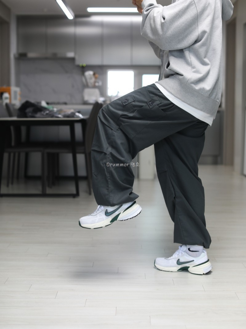 Nike V2K Run White Fir 착용 스타일 - 2