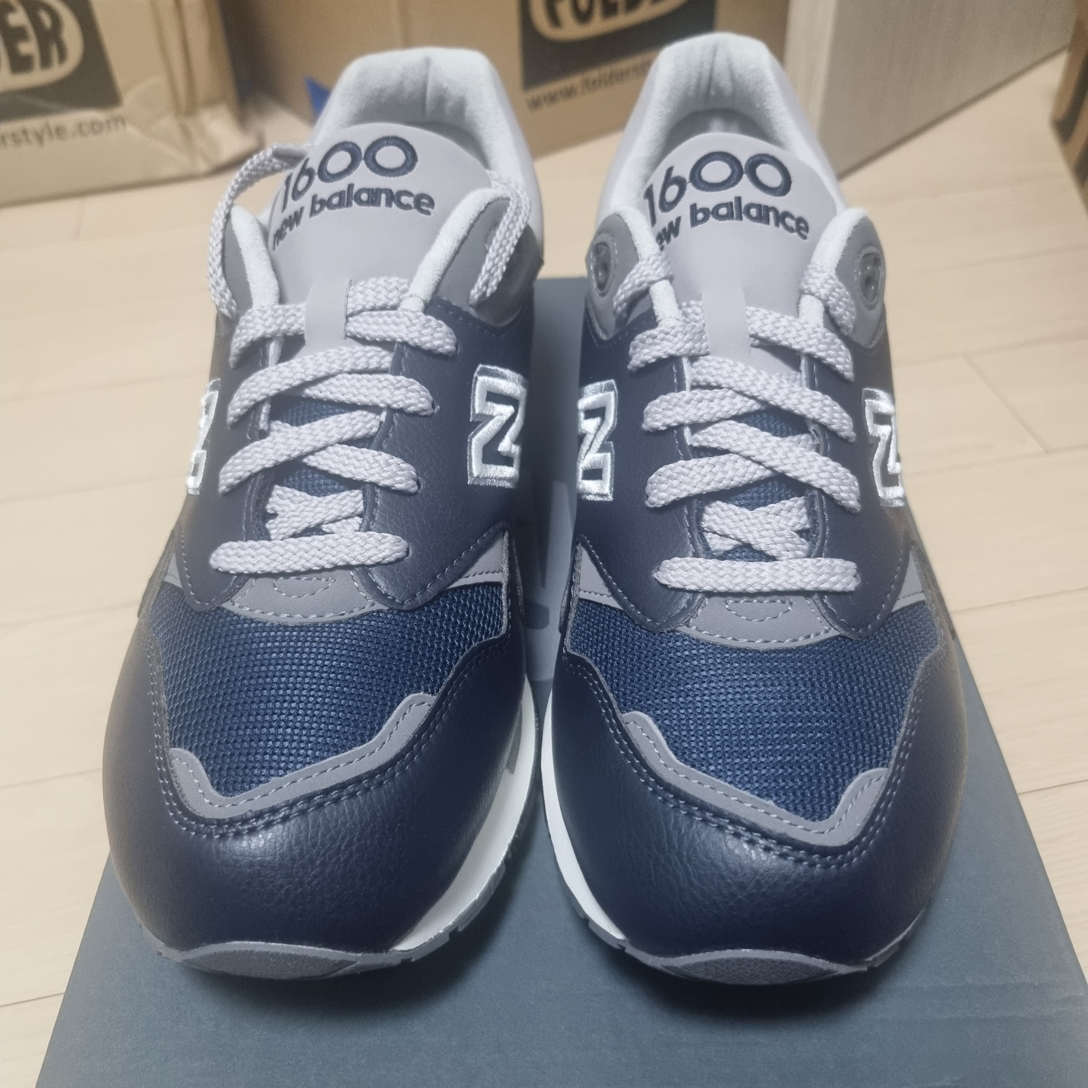 New Balance 1600 Legacy Navy 착용 스타일 - 2