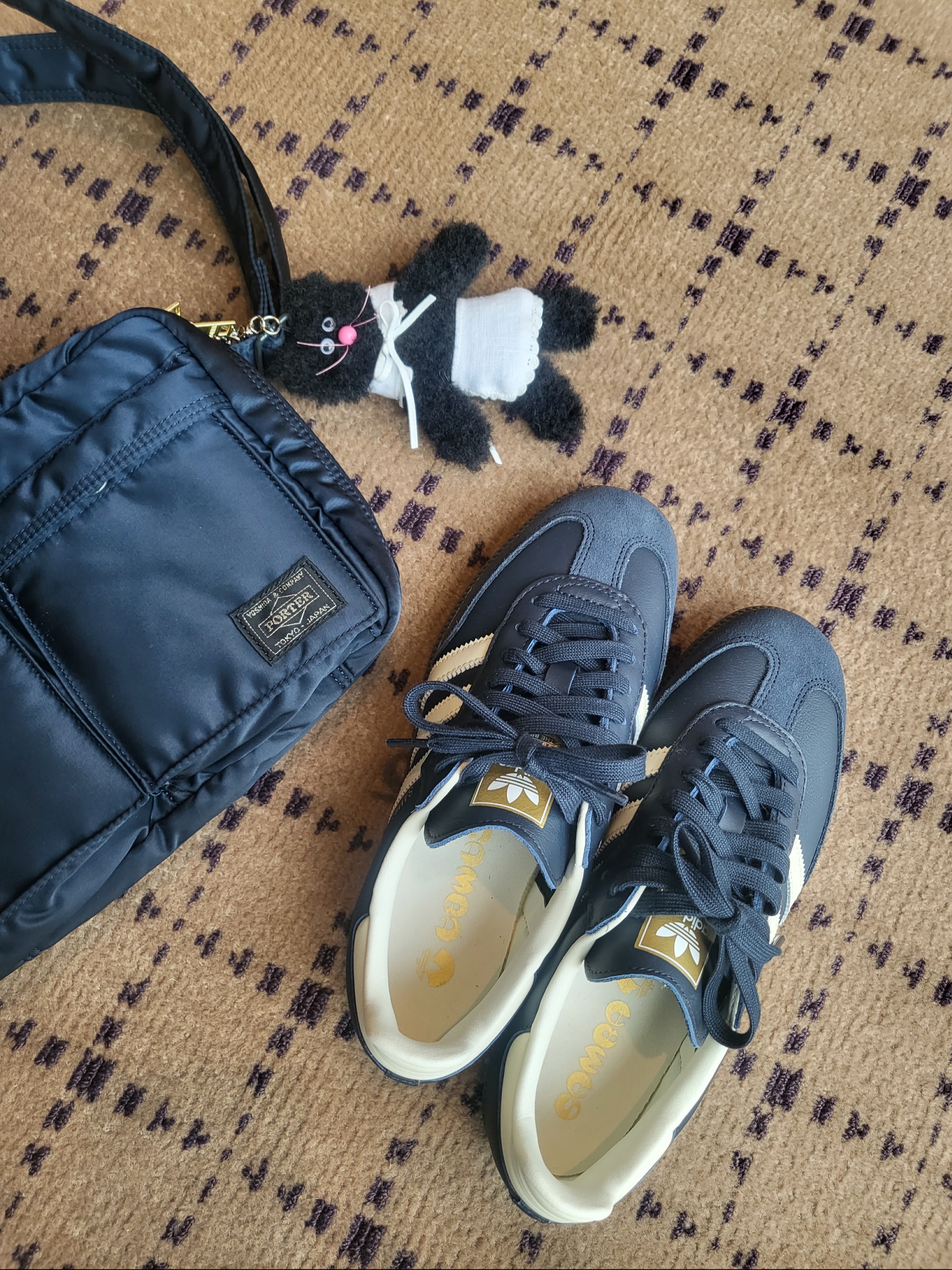 STU x Monamhee Stu, Porter Tanker Shoulder Bag S Iron Blue 착용 스타일