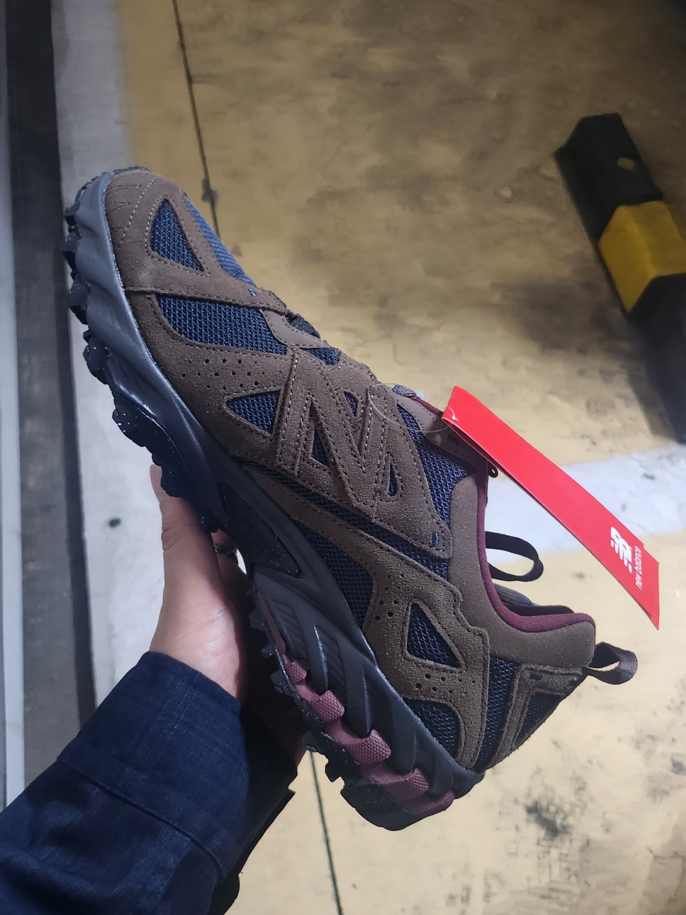 New Balance ML610T Dark Mushroom - D Standard 착용 스타일 - 2