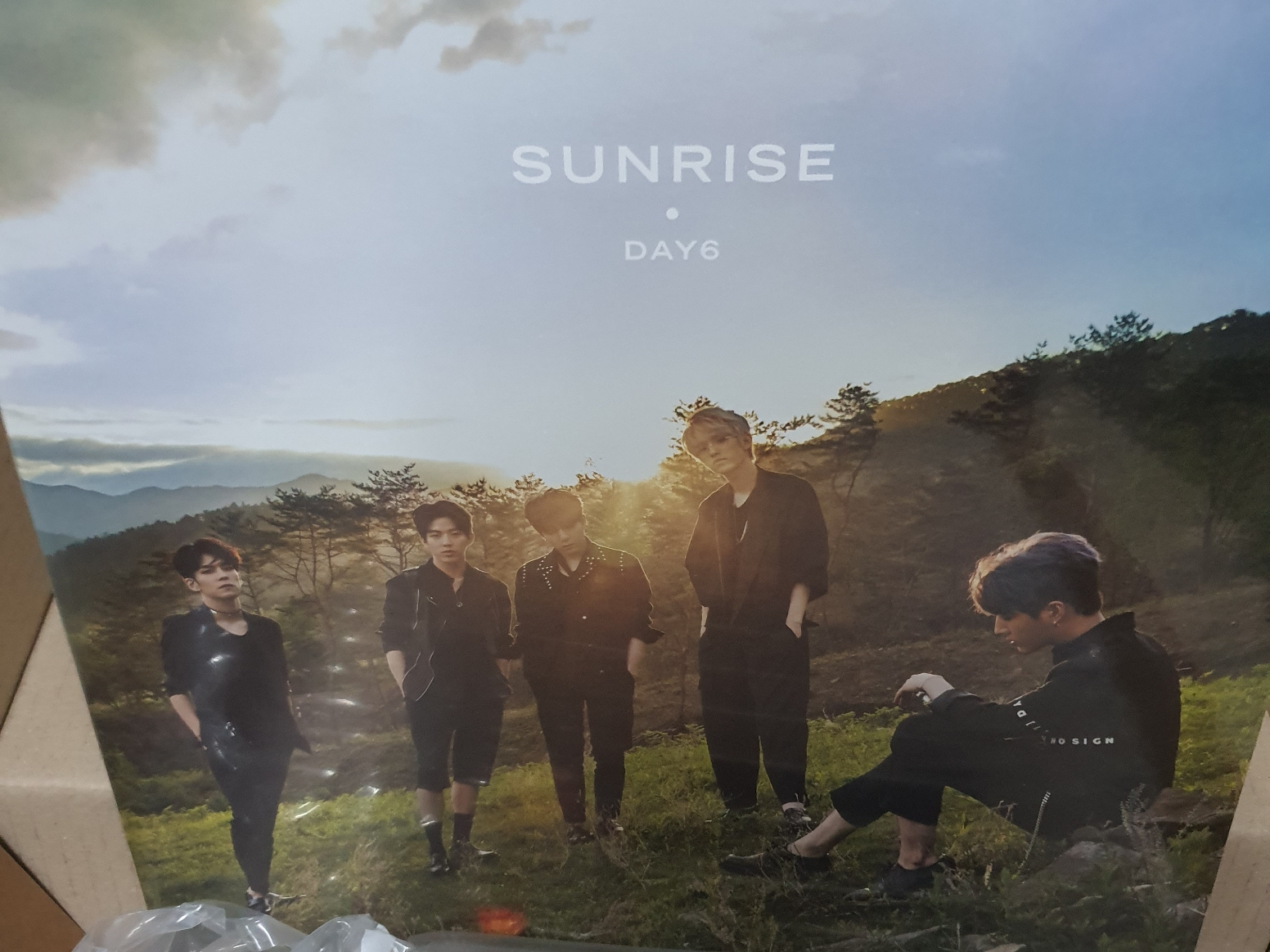 DAY6 1st Album Sunrise (2LP) 착용 스타일 - 2