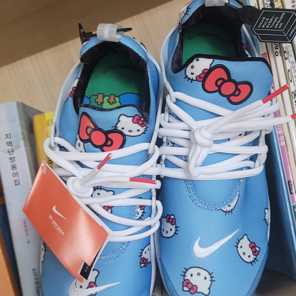 Nike x Hello Kitty Air Presto University Blue 착용 스타일