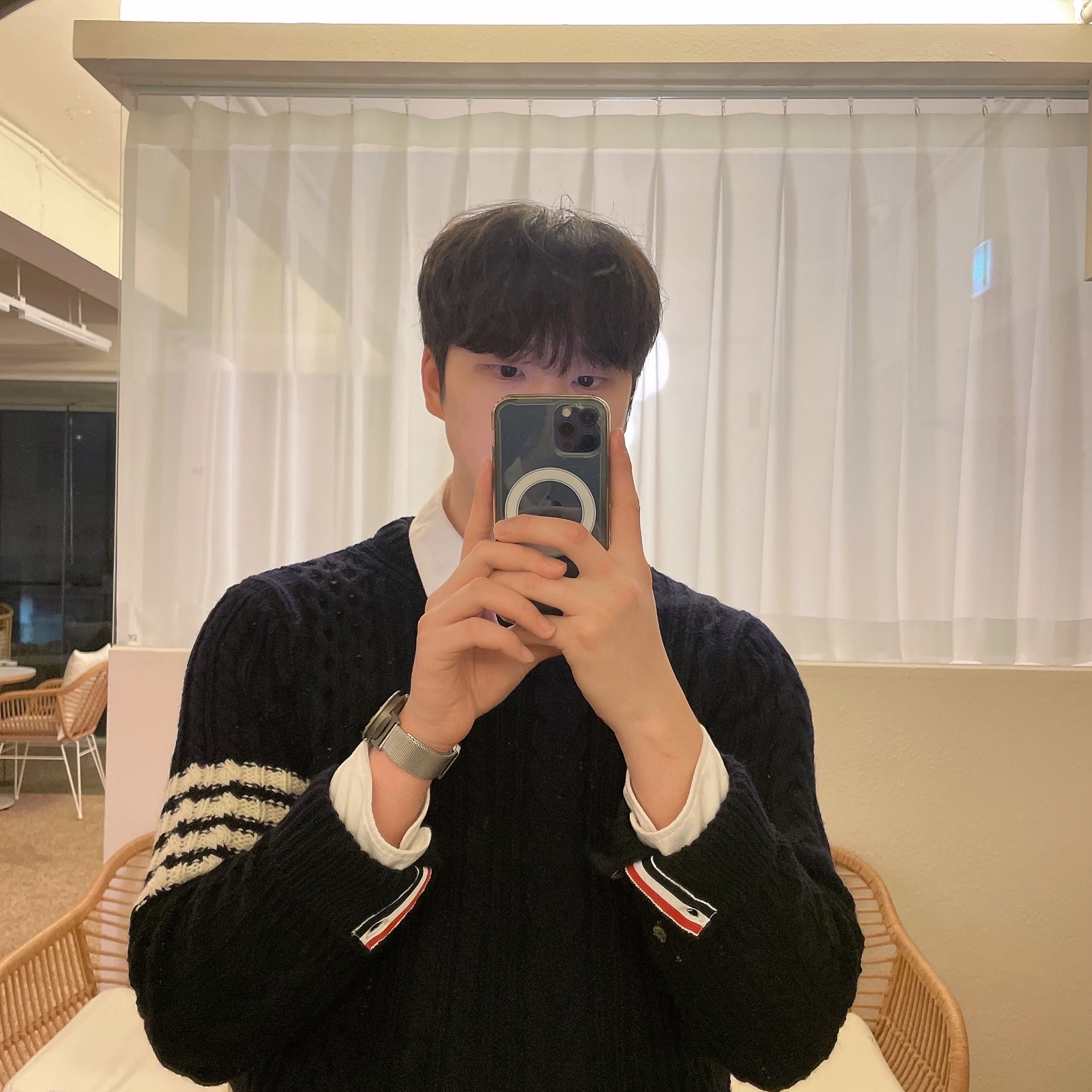 Thom Browne Donegal Cable 4-Bar Crewneck Pullover Navy 착용 스타일 - 2