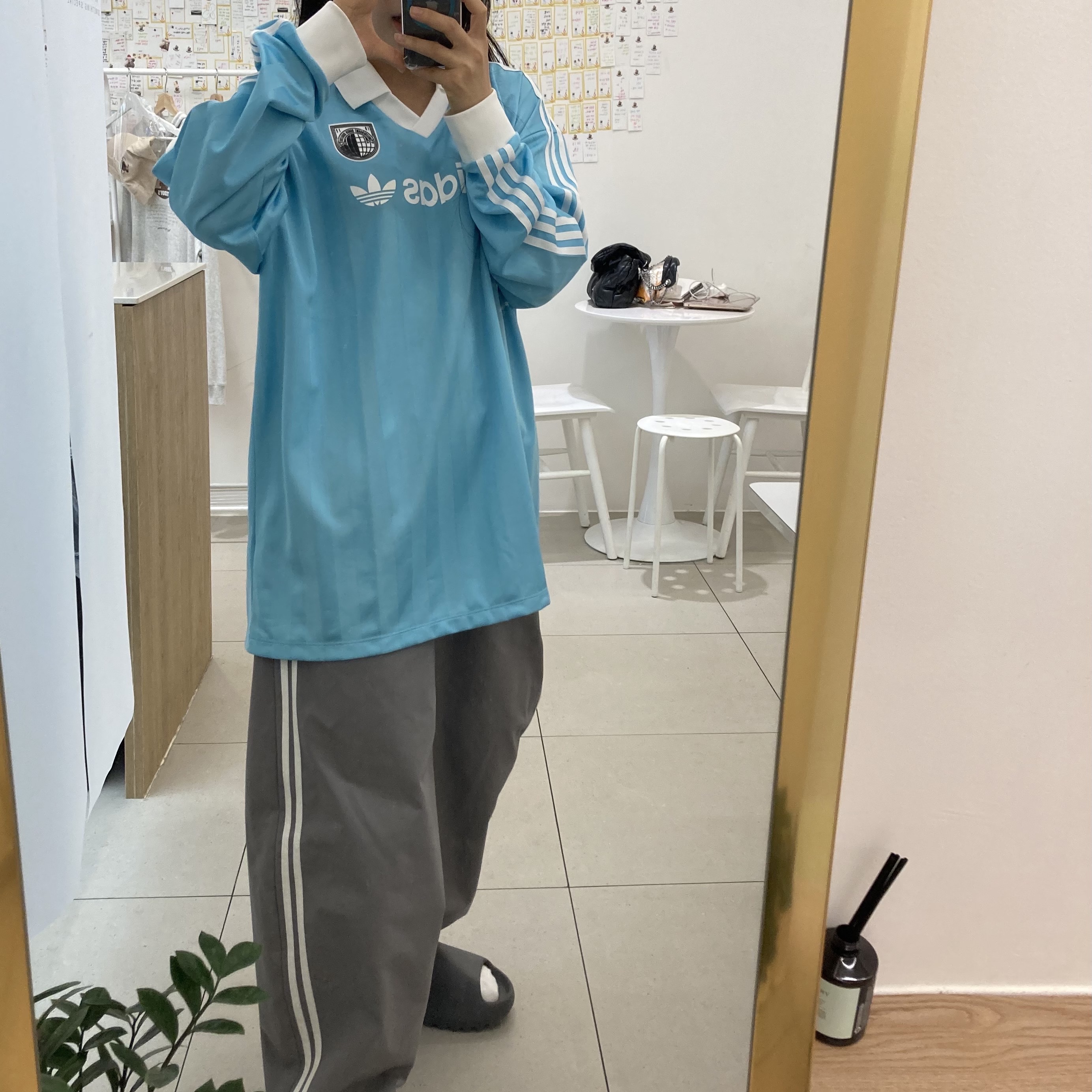 (W) Adidas Football Long Sleeve T-Shirt Light Aqua - US Sizing, Adidas Yeezy Slide Slate Grey 착용 스타일 - 2