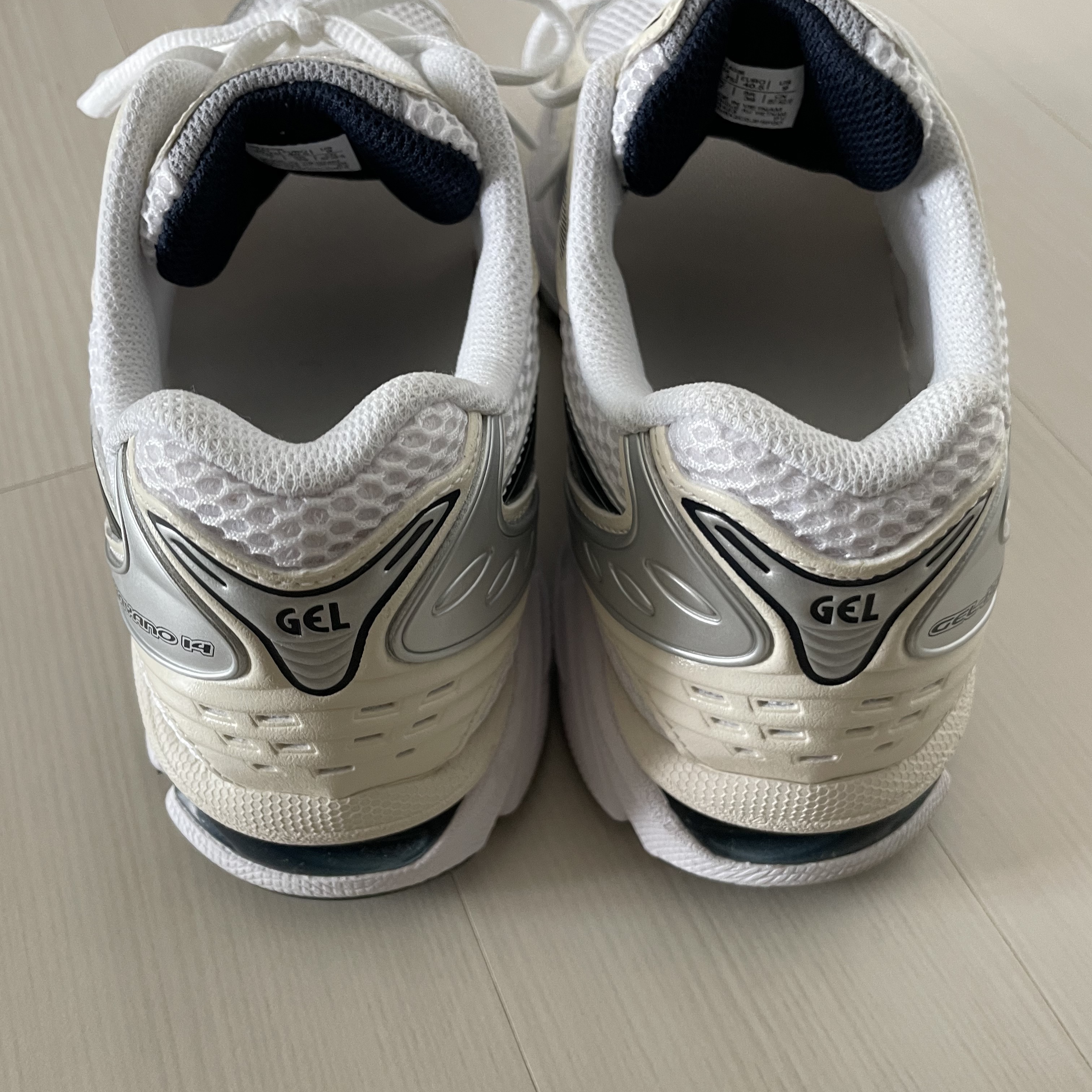 (W) Asics Gel-Kayano 14 White Midnight 착용 스타일 - 2
