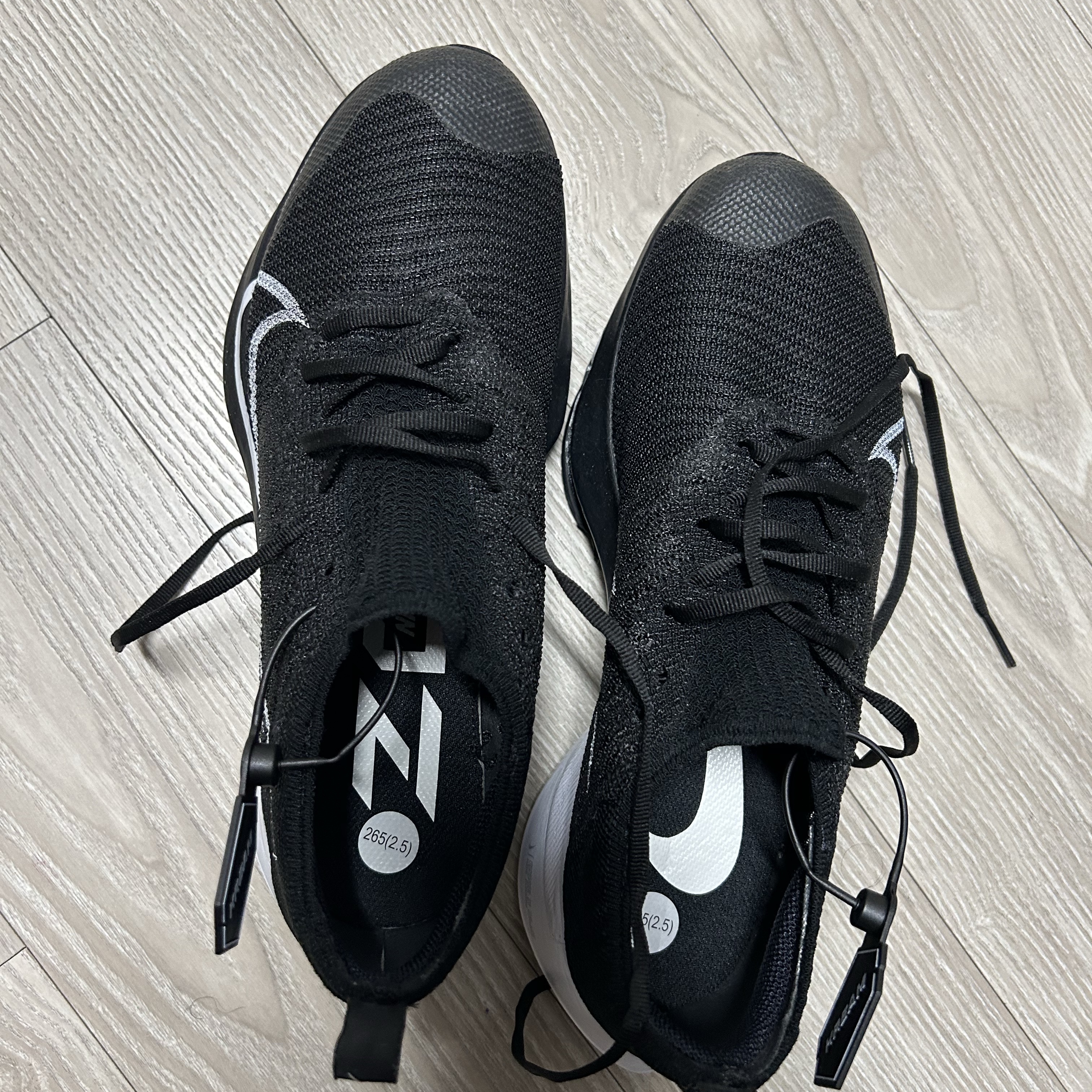 Nike Air Zoom Tempo Next% Flyknit Black 착용 스타일