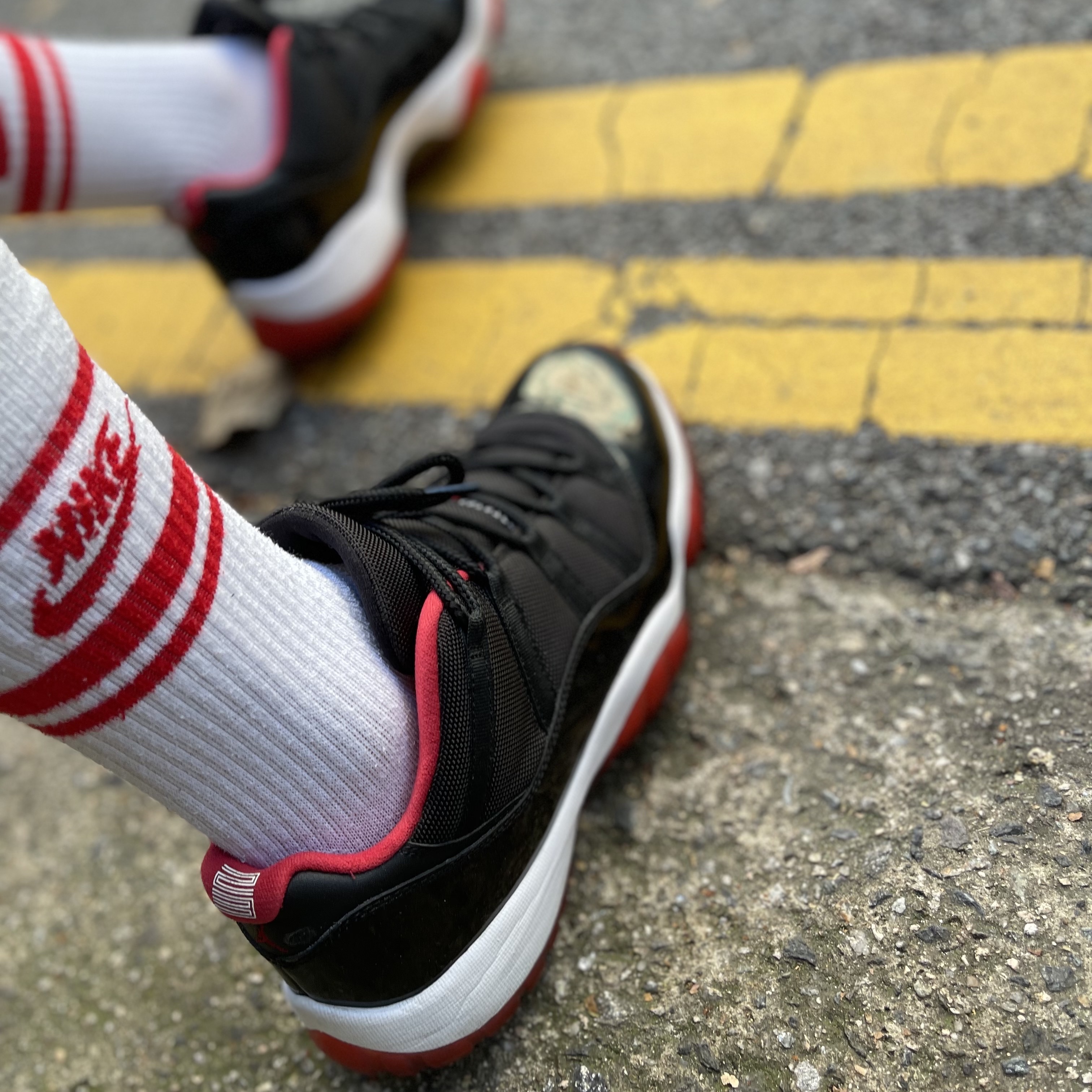 Jordan 11 Retro Low Bred 착용 스타일 - 3
