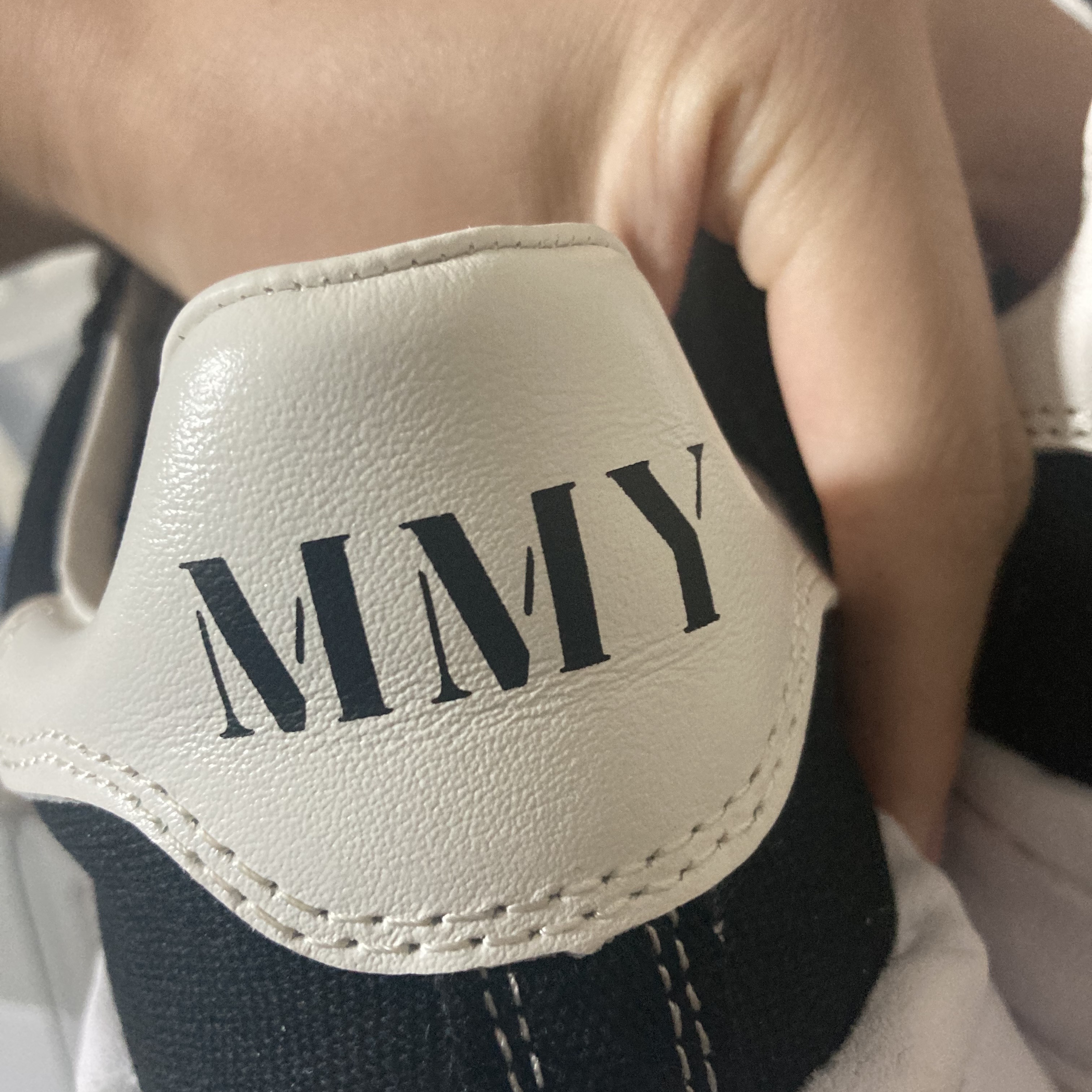 Maison Mihara Yasuhiro Blakey OG Sole Canvas Low-top Sneakers Black White 착용 스타일 - 1