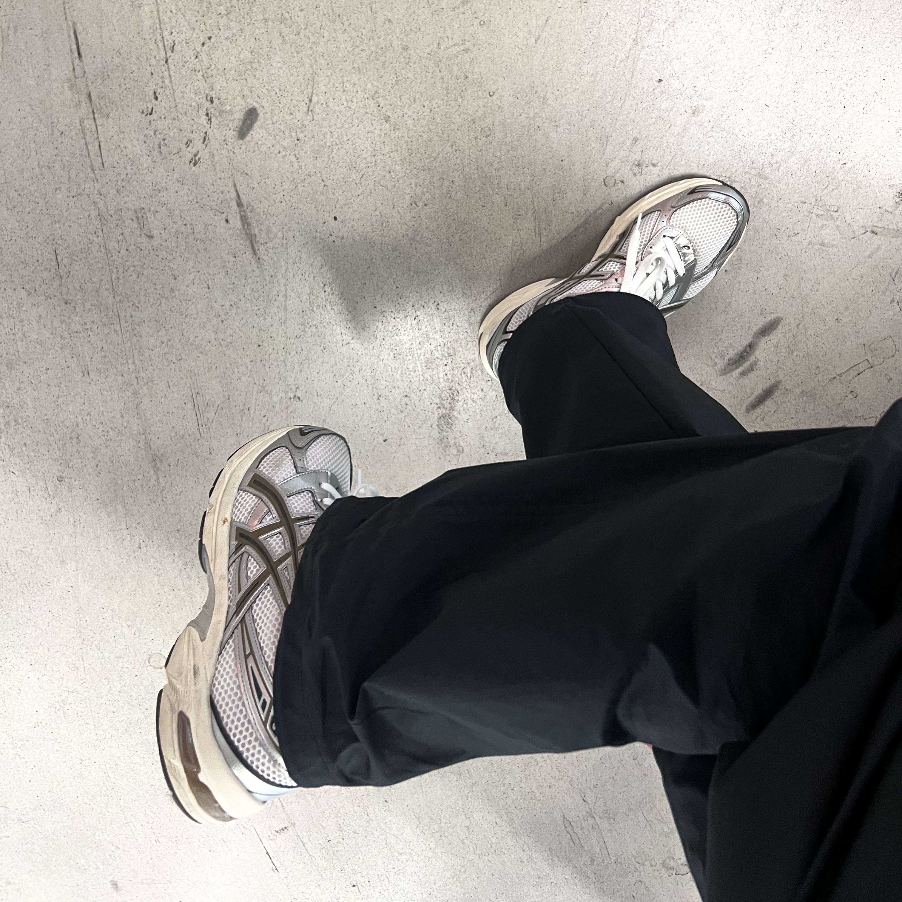 Asics Gel-1130 White Clay Canyon 착용 스타일