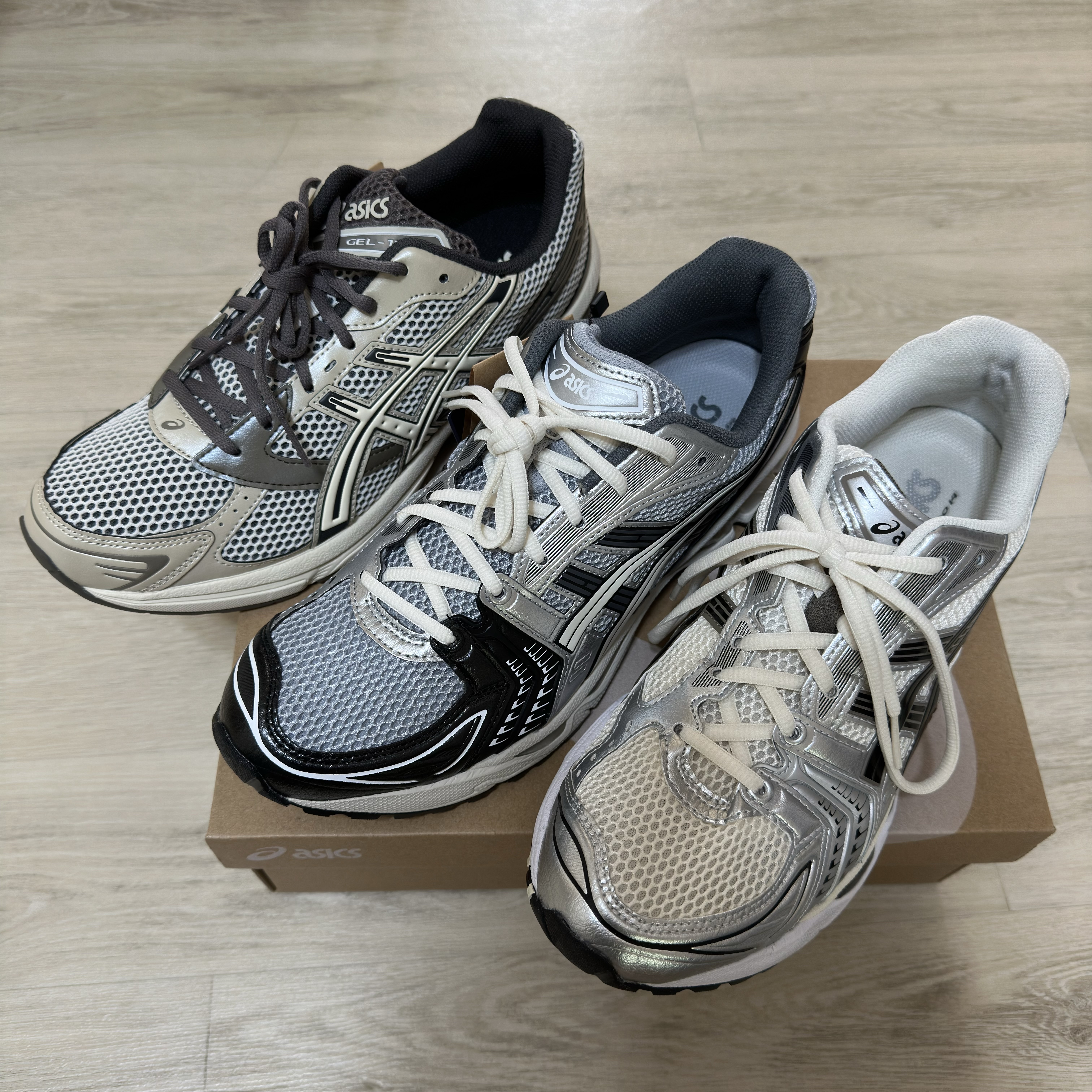 Asics Gel-Kayano 14 Black Glacier Grey, Asics Gel-1130 Birch Dark Taupe - Korea Exclusive 착용 스타일 - 3