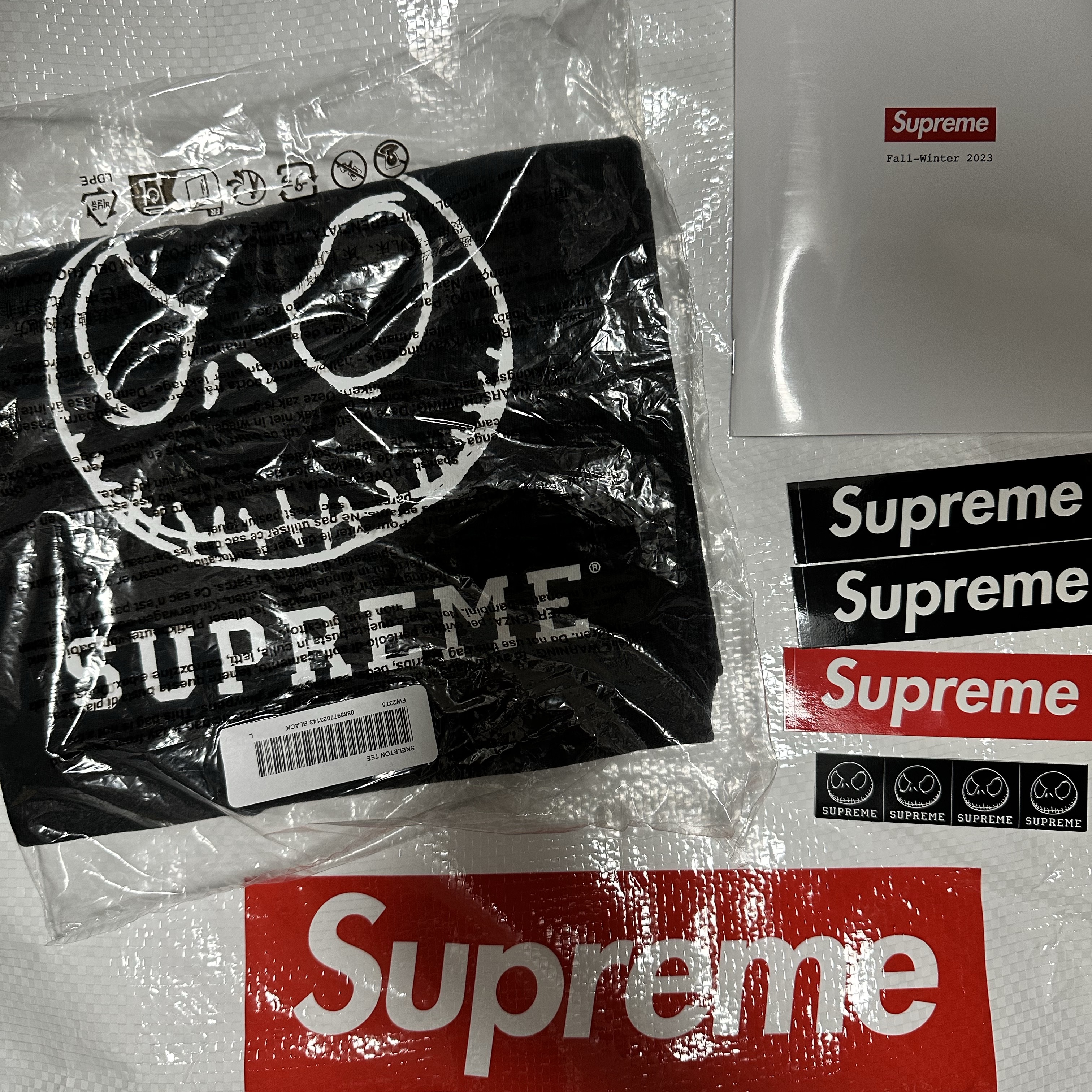 Supreme Skeleton T-Shirt Black - 23FW 착용 스타일