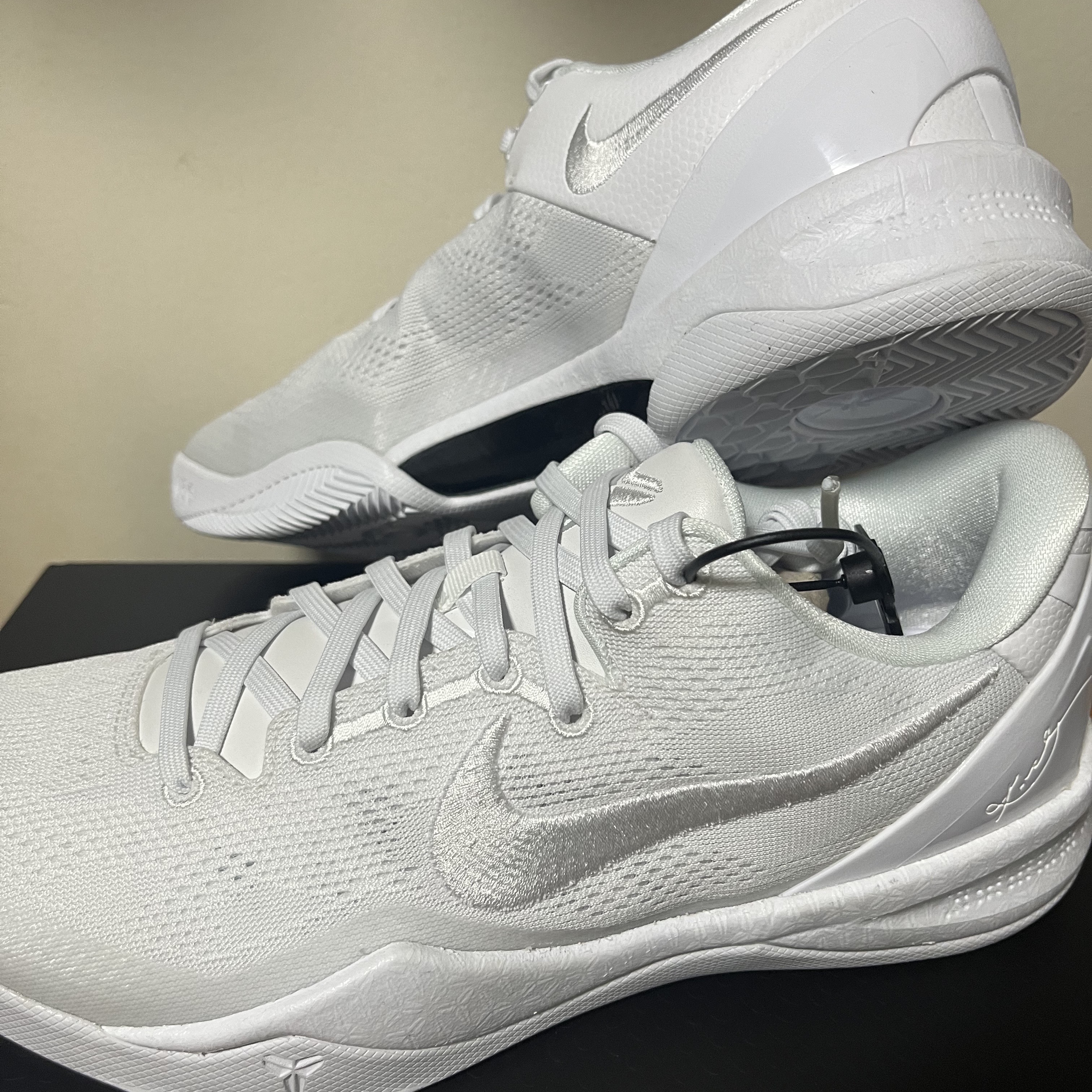 Nike Kobe 8 Protro Halo 착용 스타일