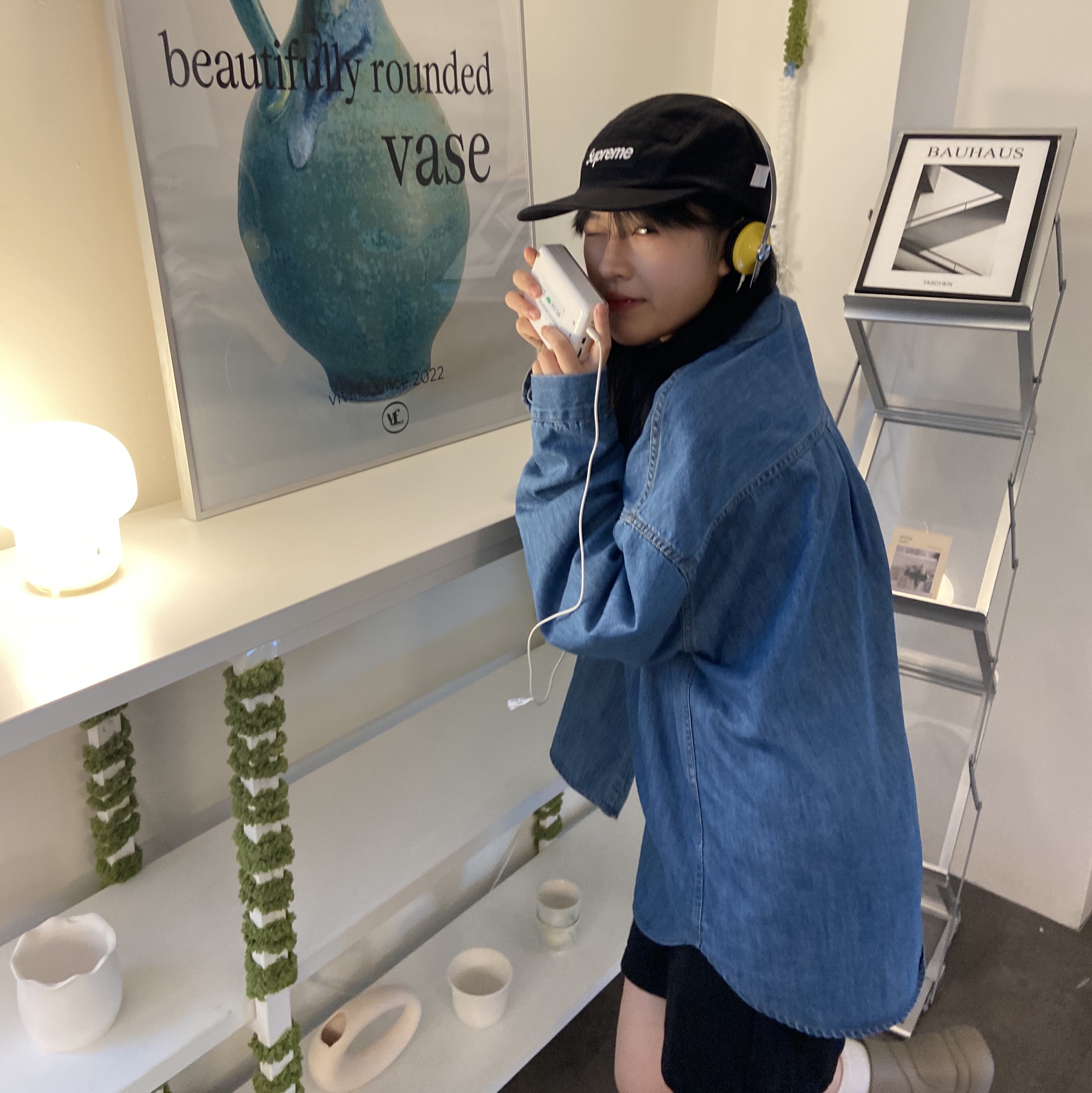 Supreme Washed Chino Twill Camp Cap Black 착용 스타일 - 3