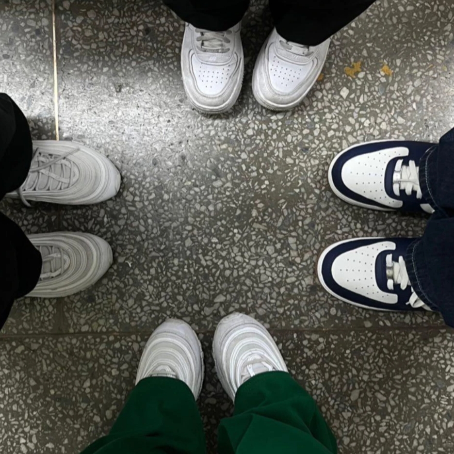 Nike Air Max 97 Triple White Wolf Grey, Nike Air Force 1 '07 Low White 착용 스타일