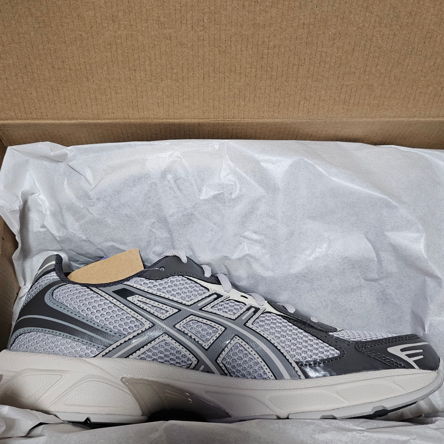 Asics Gel-1130 Oyster Grey Clay Grey 착용 스타일