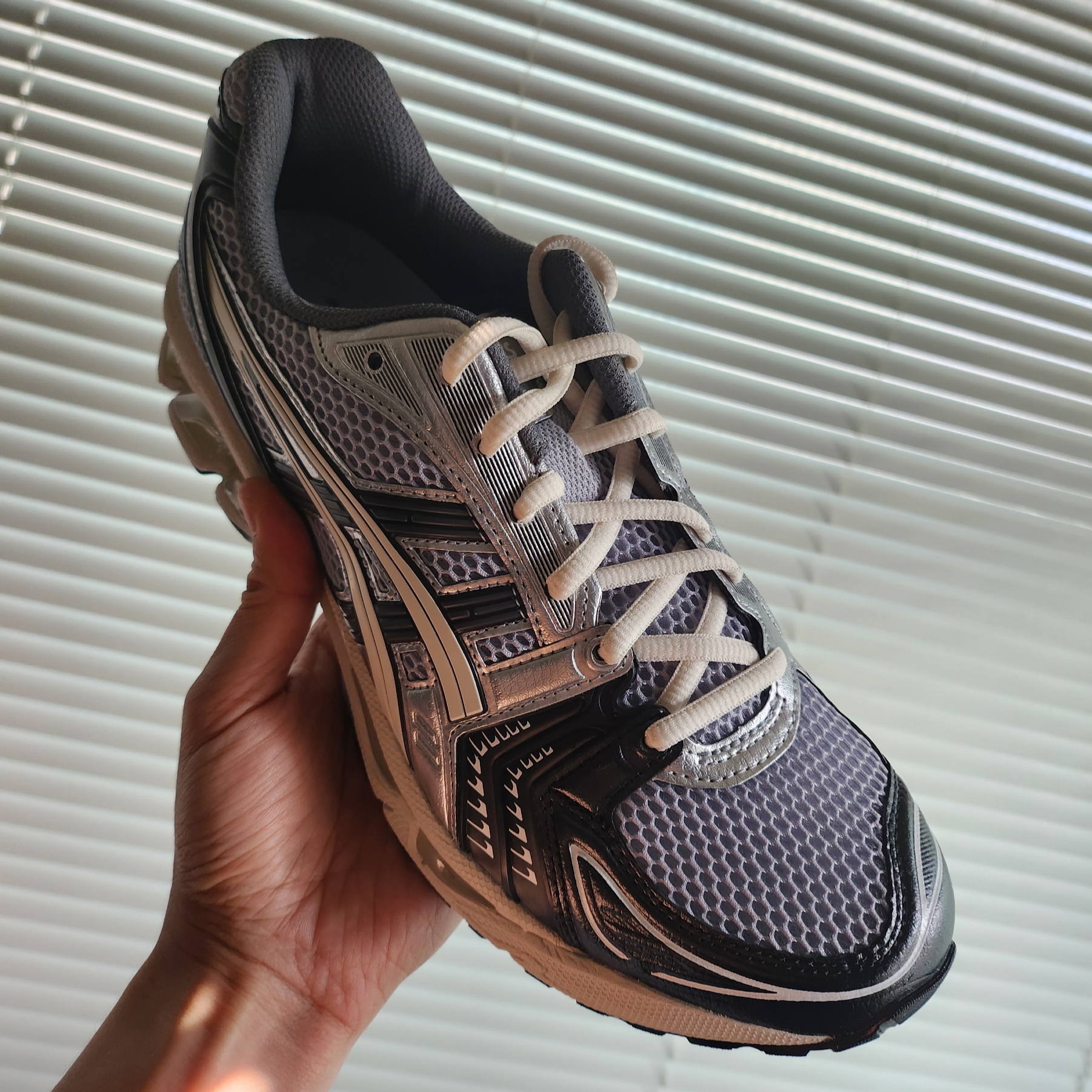 Asics Gel-Kayano 14 Black Glacier Grey 착용 스타일 - 1