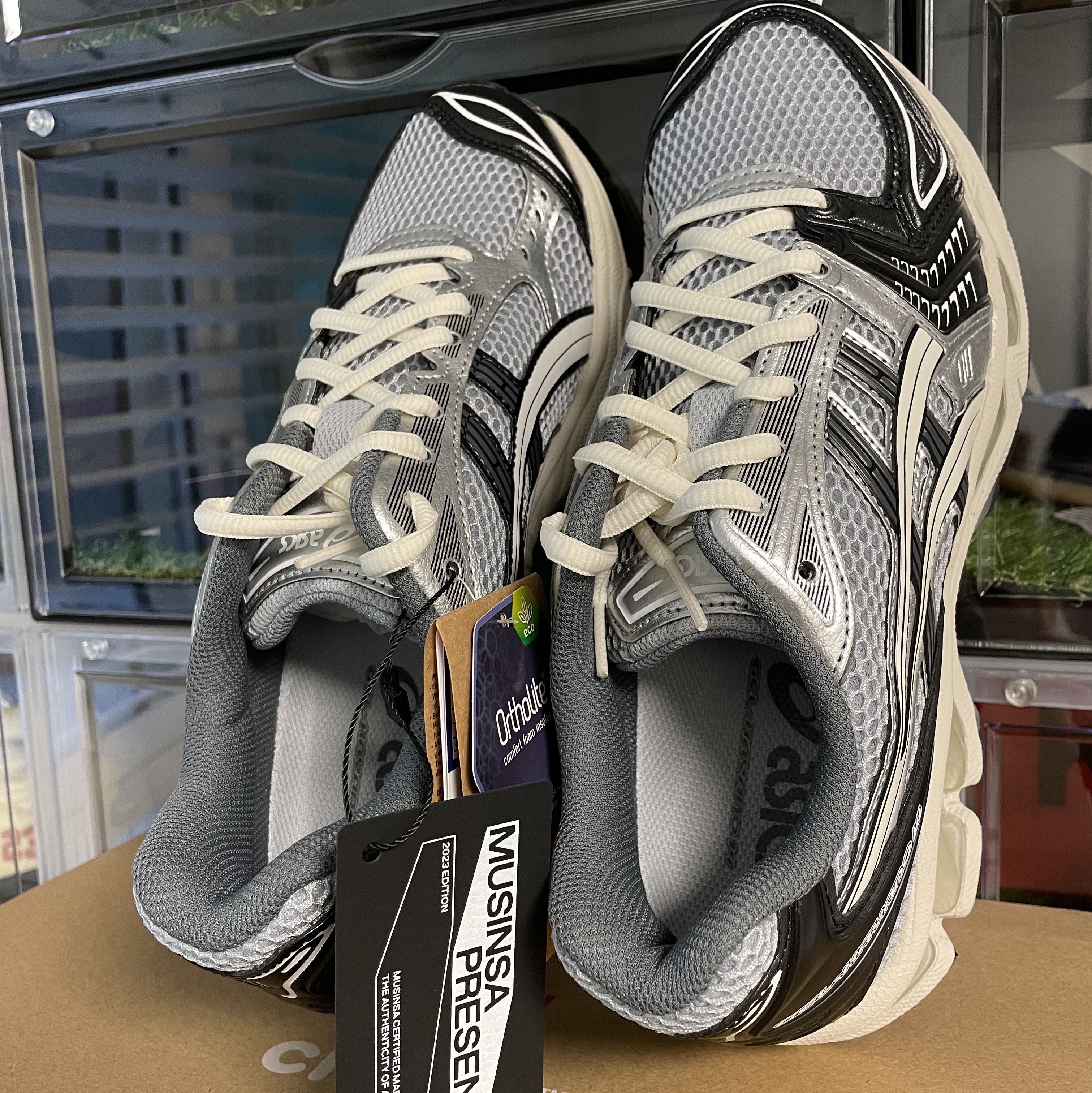 Asics Gel-Kayano 14 Black Glacier Grey 착용 스타일 - 4