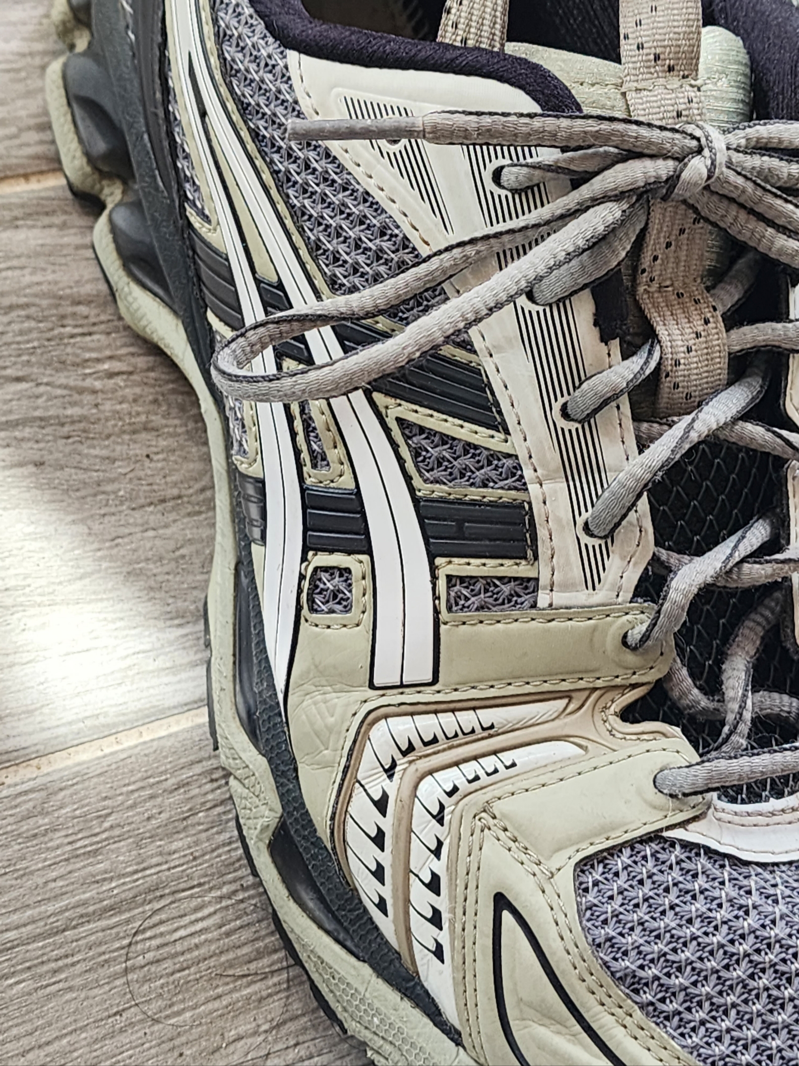 Asics UB1-S Gel-Kayano 14 Piedmont Grey 착용 스타일