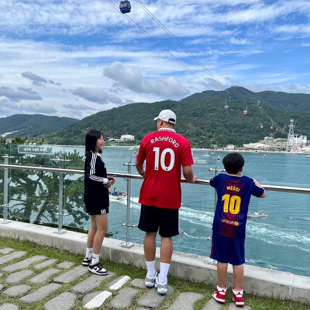 Adidas Manchester United 2022/23 Home Jersey Real Red - US Sizing (Non Marking Ver.) 착용 스타일 - 2