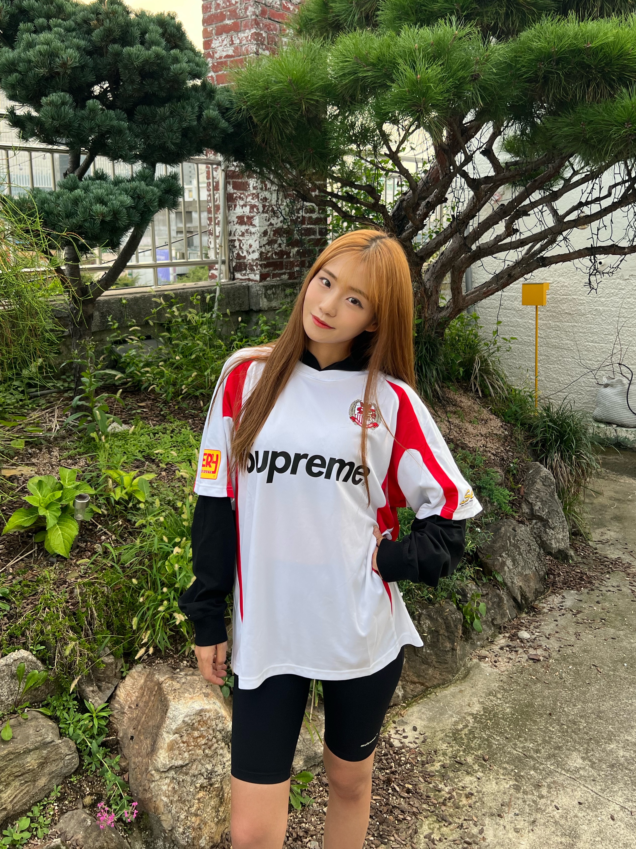 Supreme Hooded Soccer Jersey White - 23FW 착용 스타일 - 1