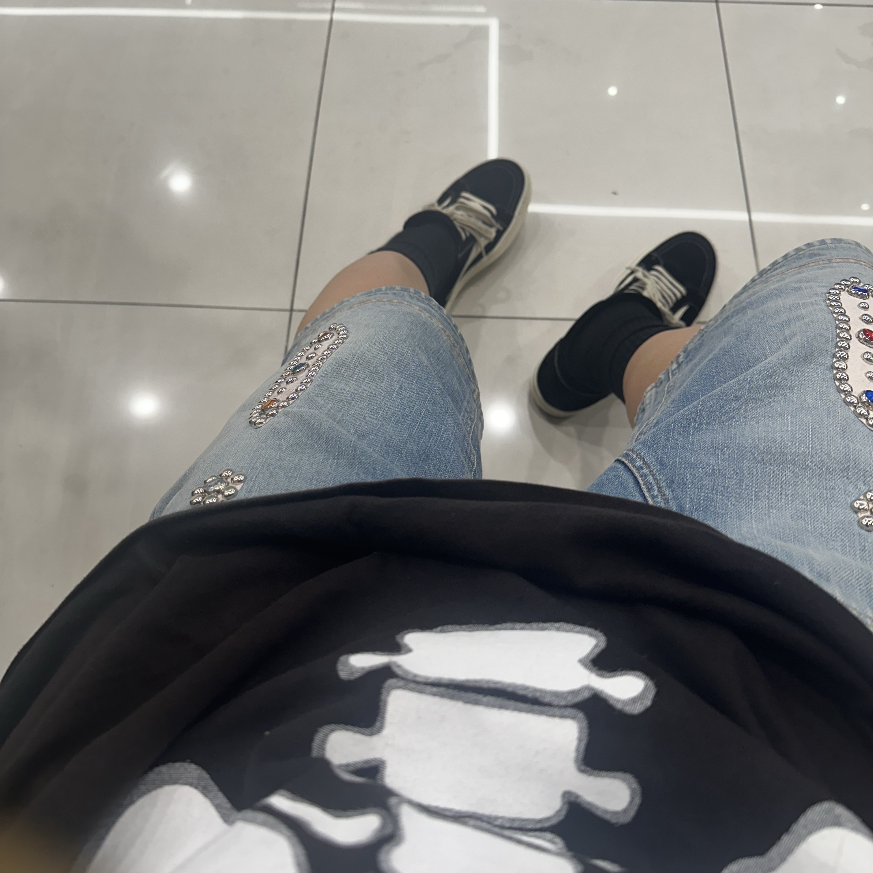 Rick Owens Suede Vintage Sneakers Black Milk White, Kapital 14 oz. Denim Short Pants Studs Remake Indigo (Processing) 착용 스타일 - 1