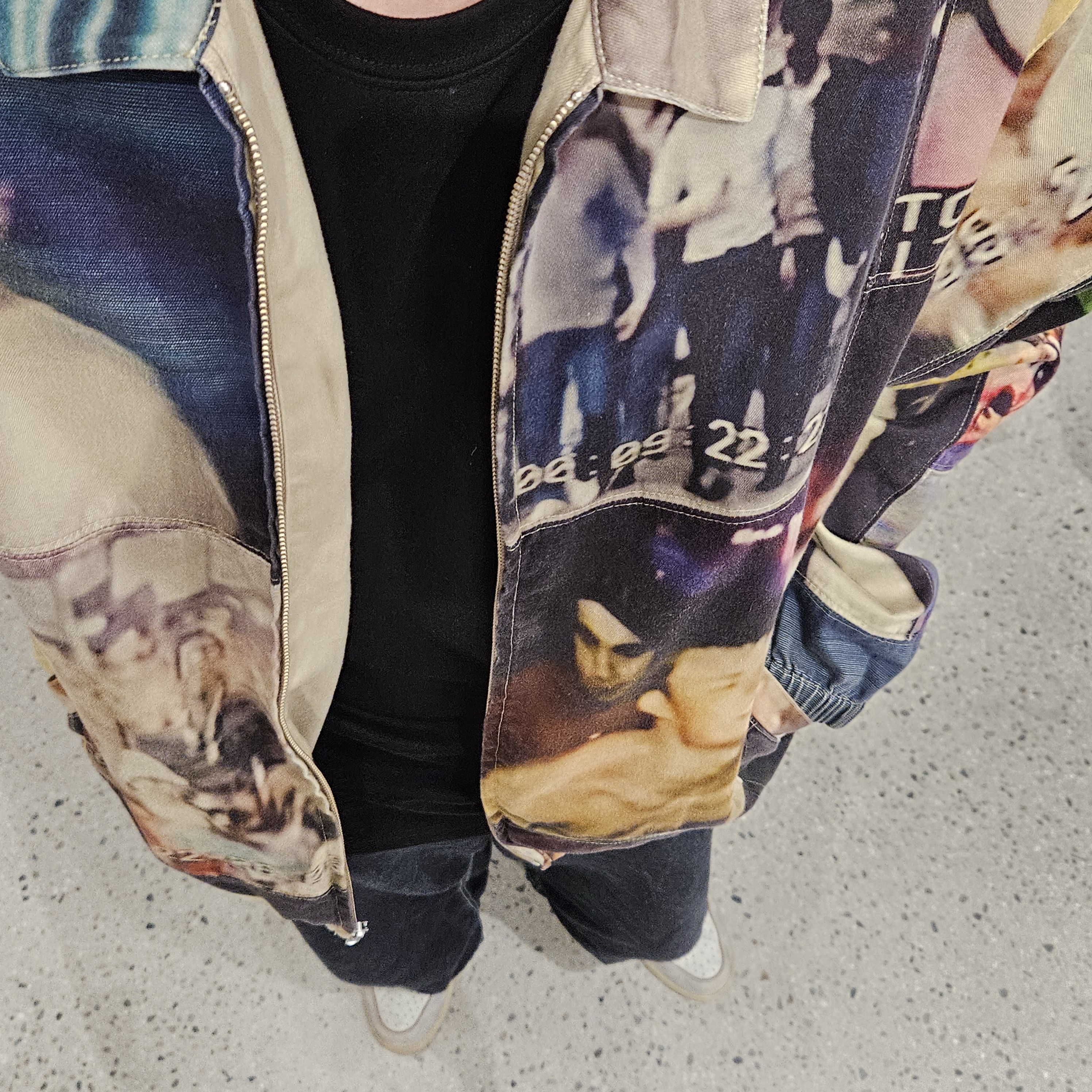 Supreme Mark Leckey Hardcore Patchwork Harrington Jacket Multicolor - 23FW, IAB Studio 10th Anniversary T-Shirt Black 착용 스타일 - 4