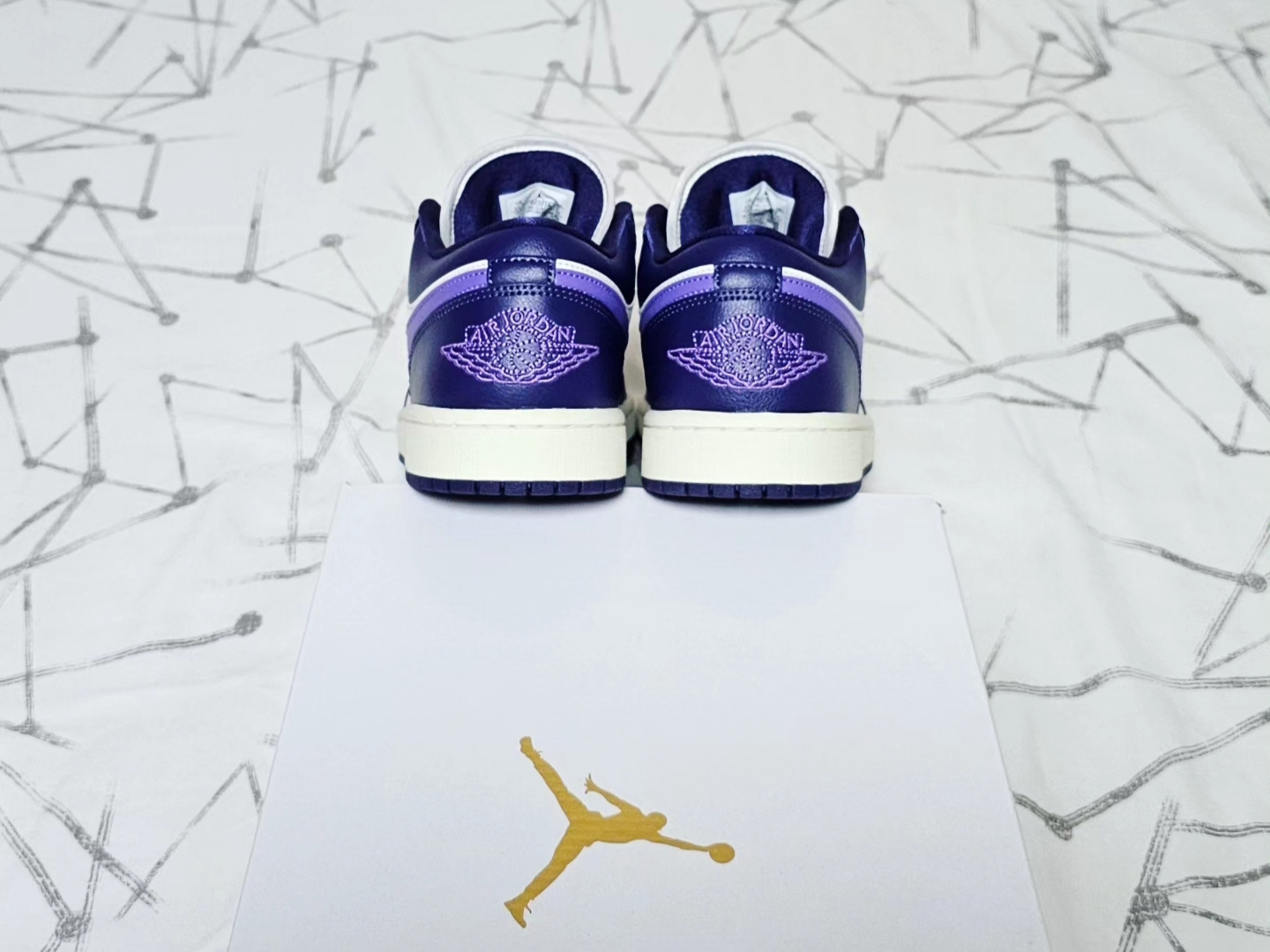 (W) Jordan 1 Low Sky J Purple Sail 착용 스타일 - 5