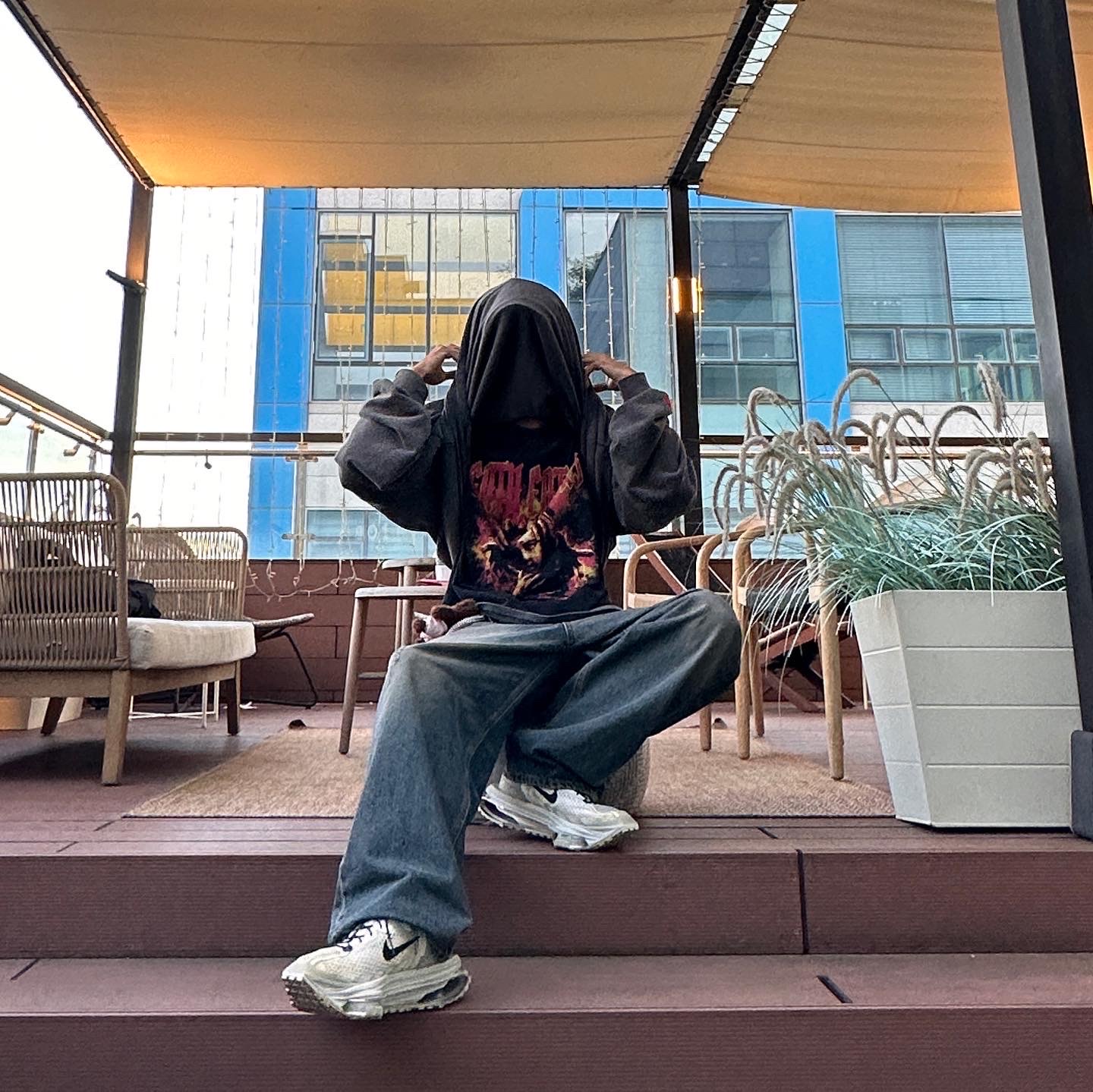 Undermycar Death Eaters Oversized Hoodie Fiesta - 23FW, Undermycar Iek Hand Brush Washed Wide Jeans Corrosion Blue - 23FW 착용 스타일 - 2