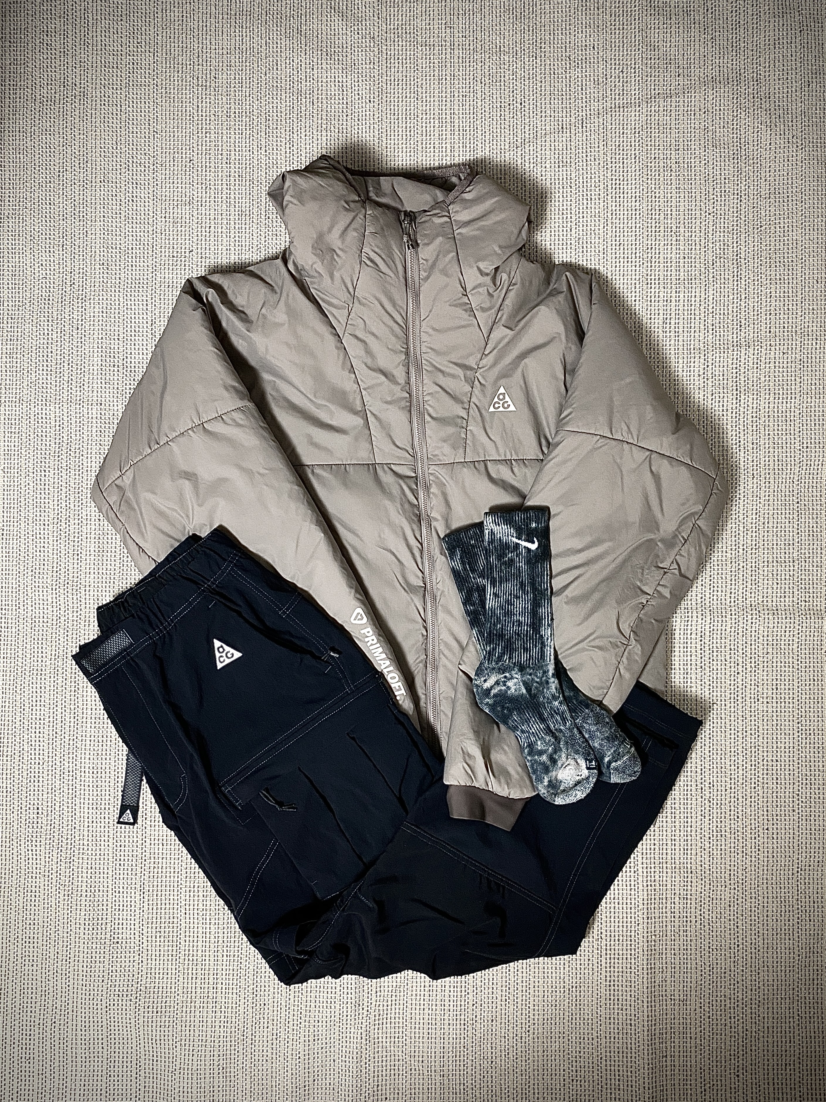 Nike ACG Therma-Fit ADV Rope De Dope Jacket Moon Fossil - Asia, Nike ACG Smith Summit Cargo Pants Black Summit White - Asia 착용 스타일 - 2