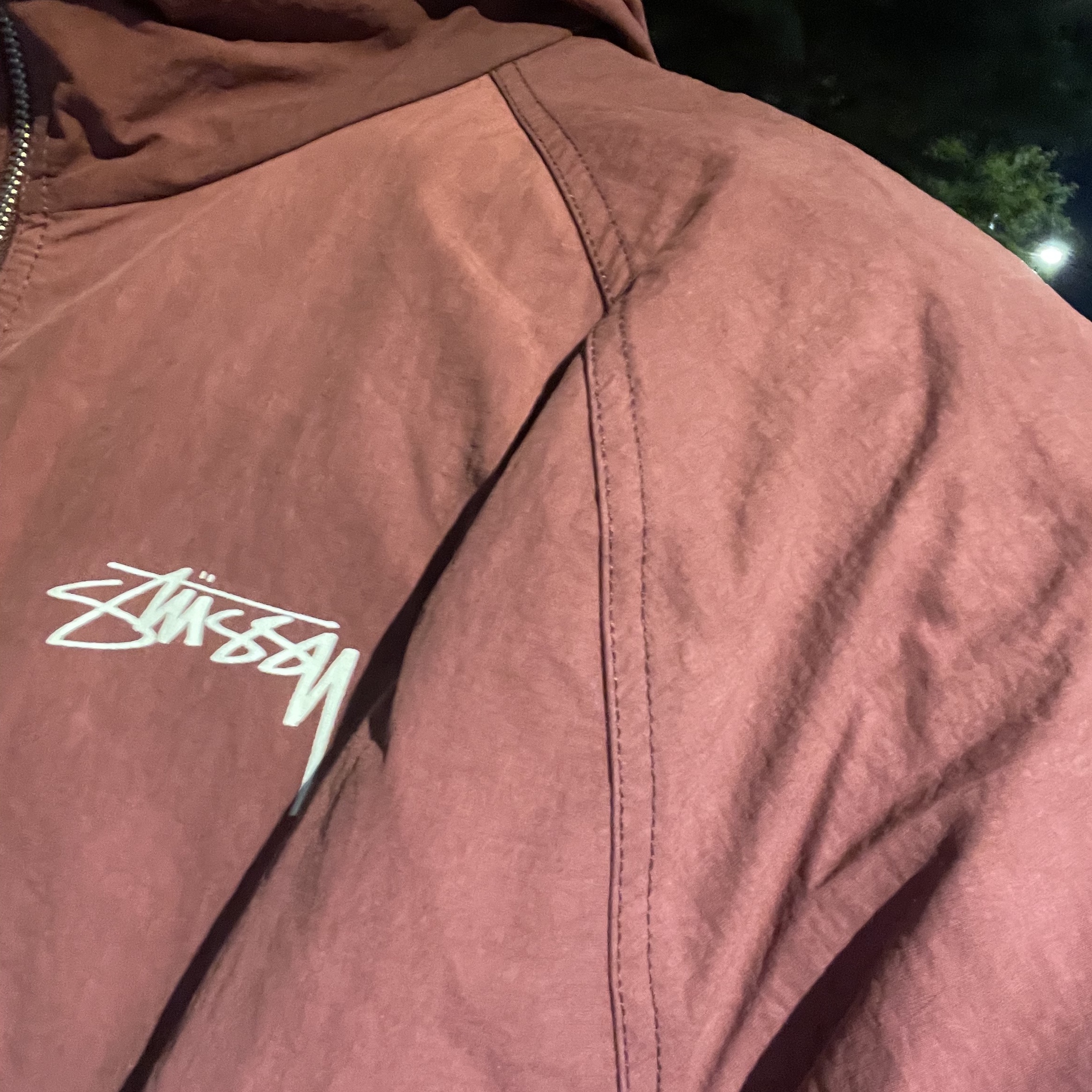 Stussy Wave Dye Beach Shell Jacket Maroon 착용 스타일