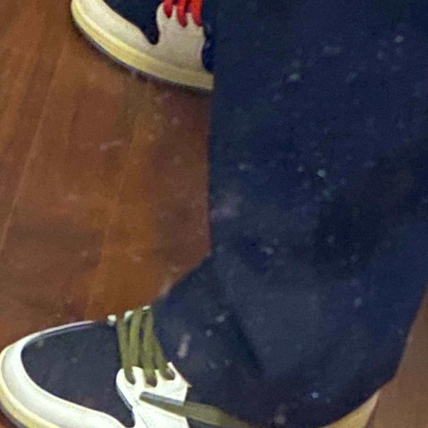 (W) Jordan 1 x Travis Scott Retro Low OG SP Medium Olive 착용 스타일 - 2