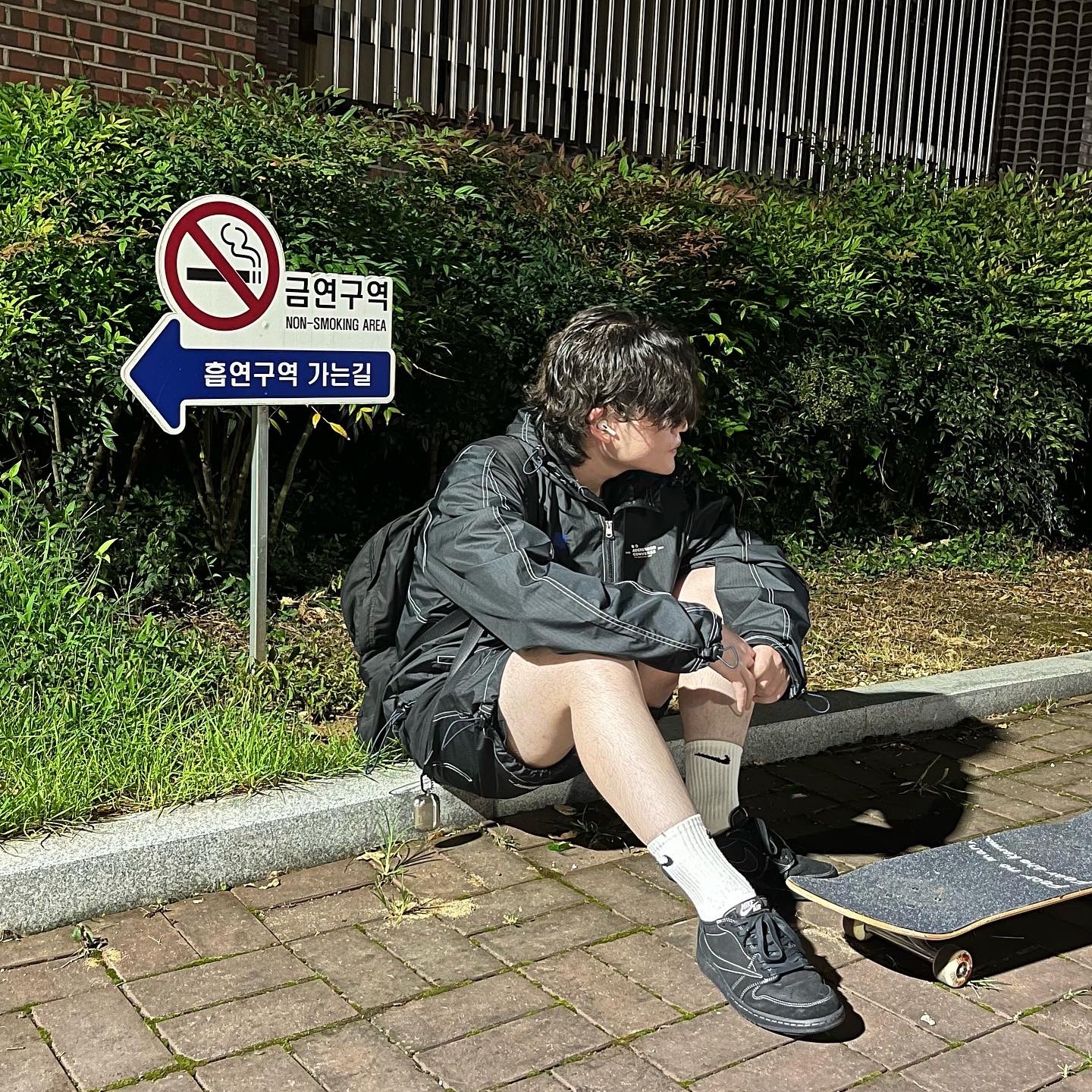 Converse x Ader Error Shapes Light Jacket Converse Black, Converse x Ader Error Shapes Shorts Black 착용 스타일