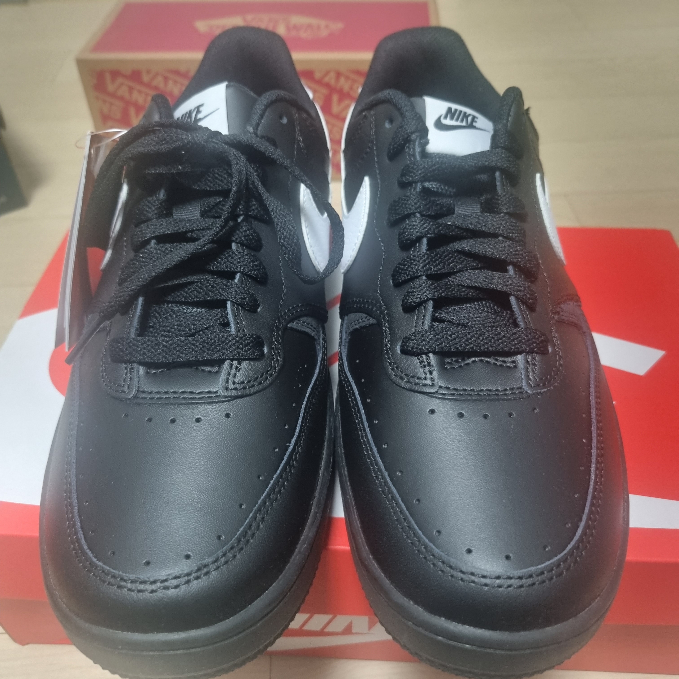 (W) Nike Gamma Force Black White 착용 스타일 - 2
