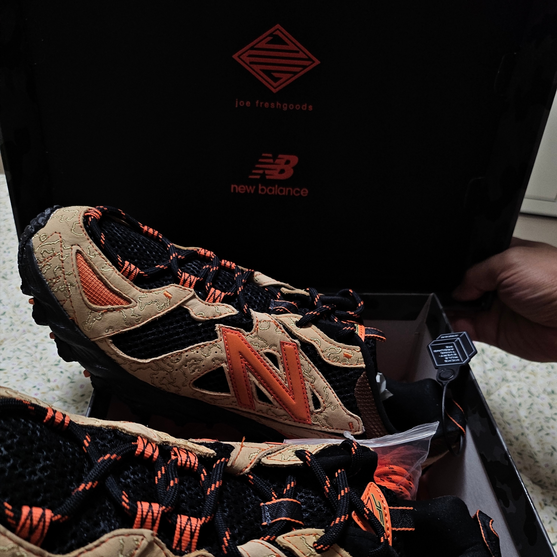 New Balance x Joe Freshgoods Beneath the Surface 610 Lil Desert Brown - D Standard 착용 스타일 - 2