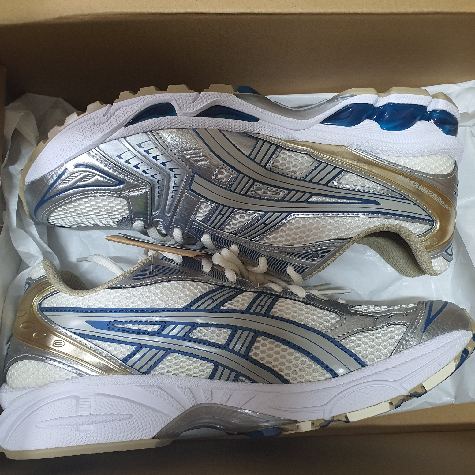 Asics Gel-Kayano 14 Cream Pure Silver 착용 스타일