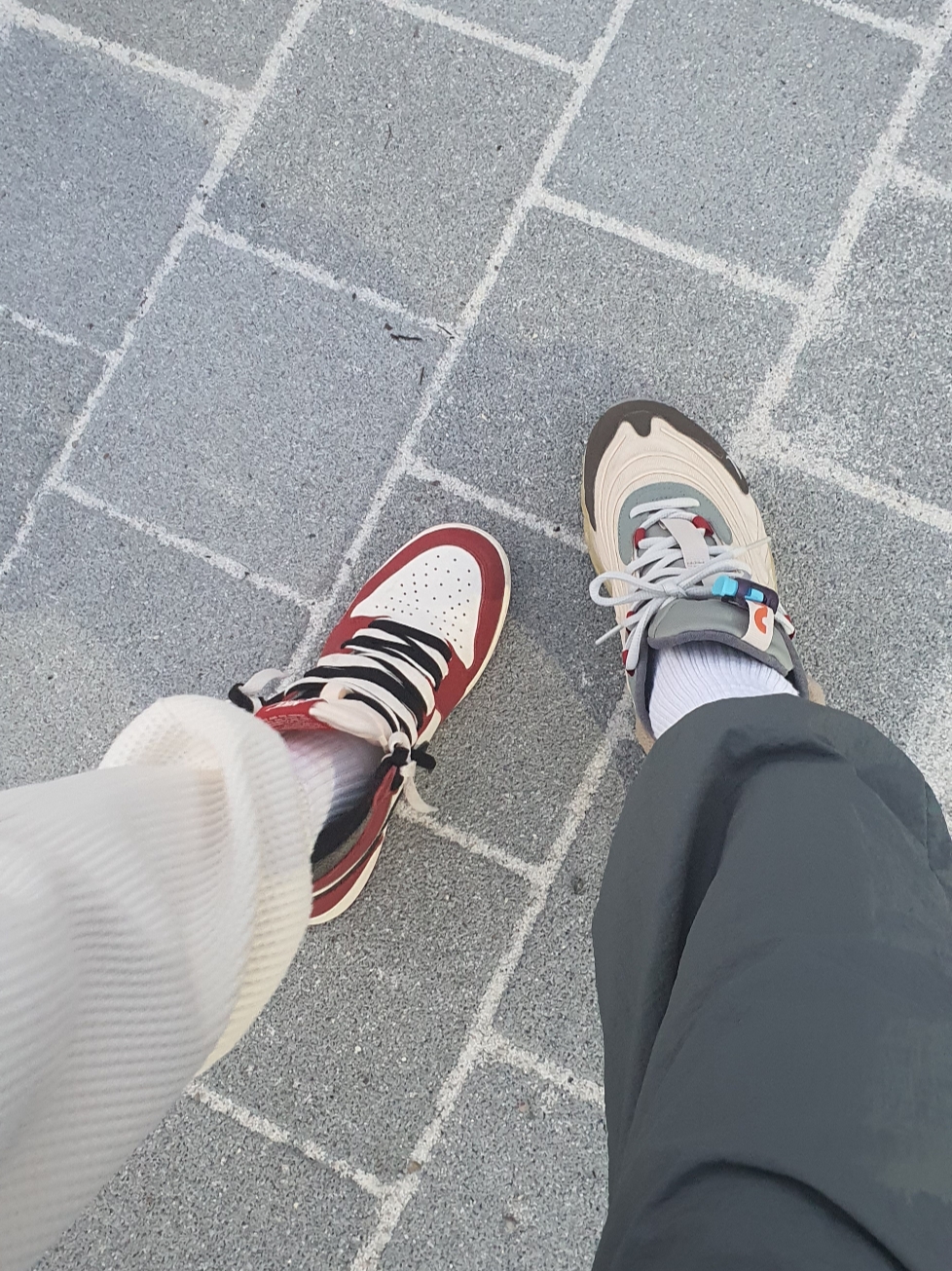 Nike Heritage 86 Futura Washed Cap Black White, Nike x Travis Scott Air Max 270 React Cactus Trails 착용 스타일 - 3