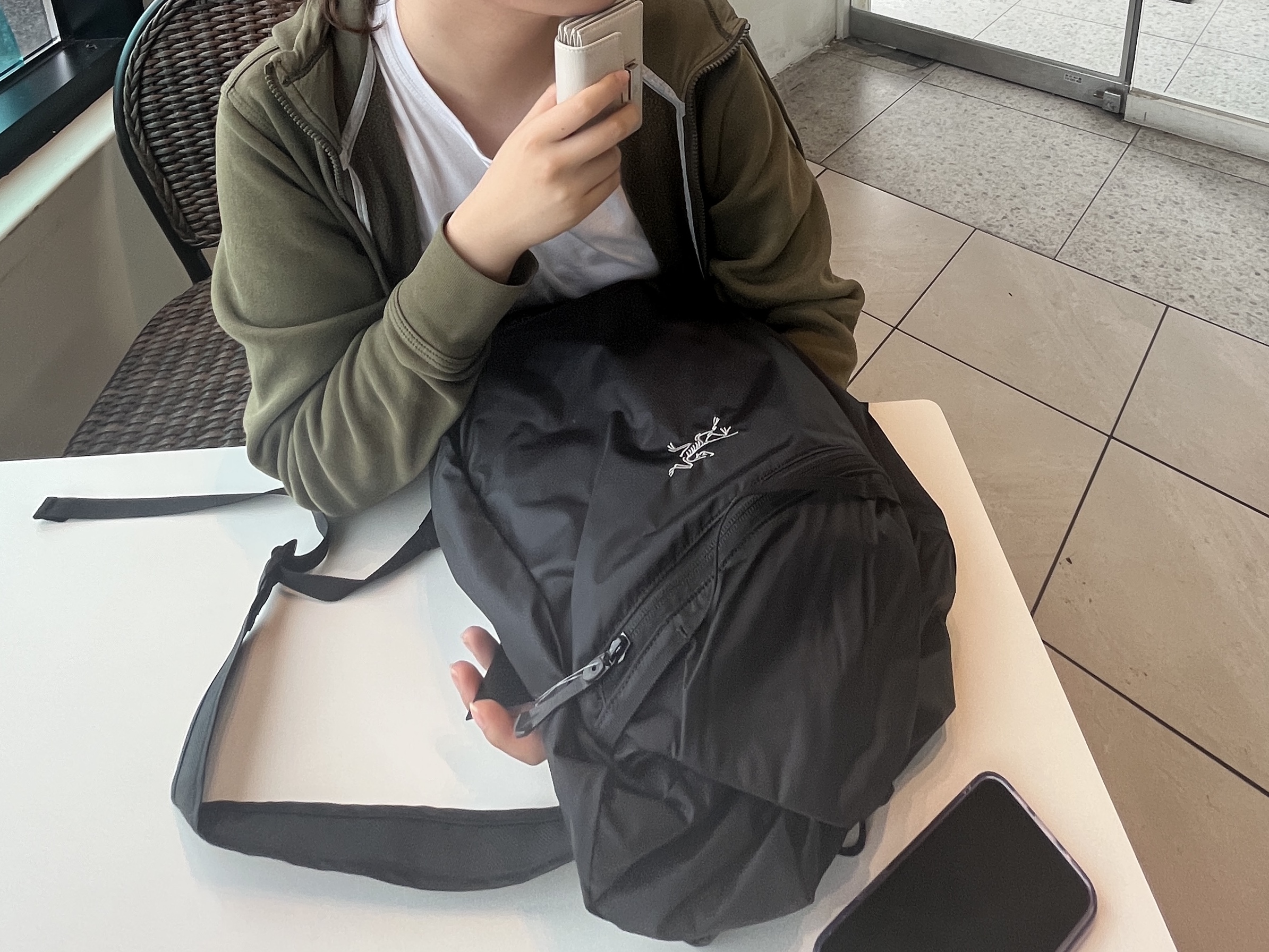 Arc'teryx Heliad 10 Backpack Black 착용 스타일