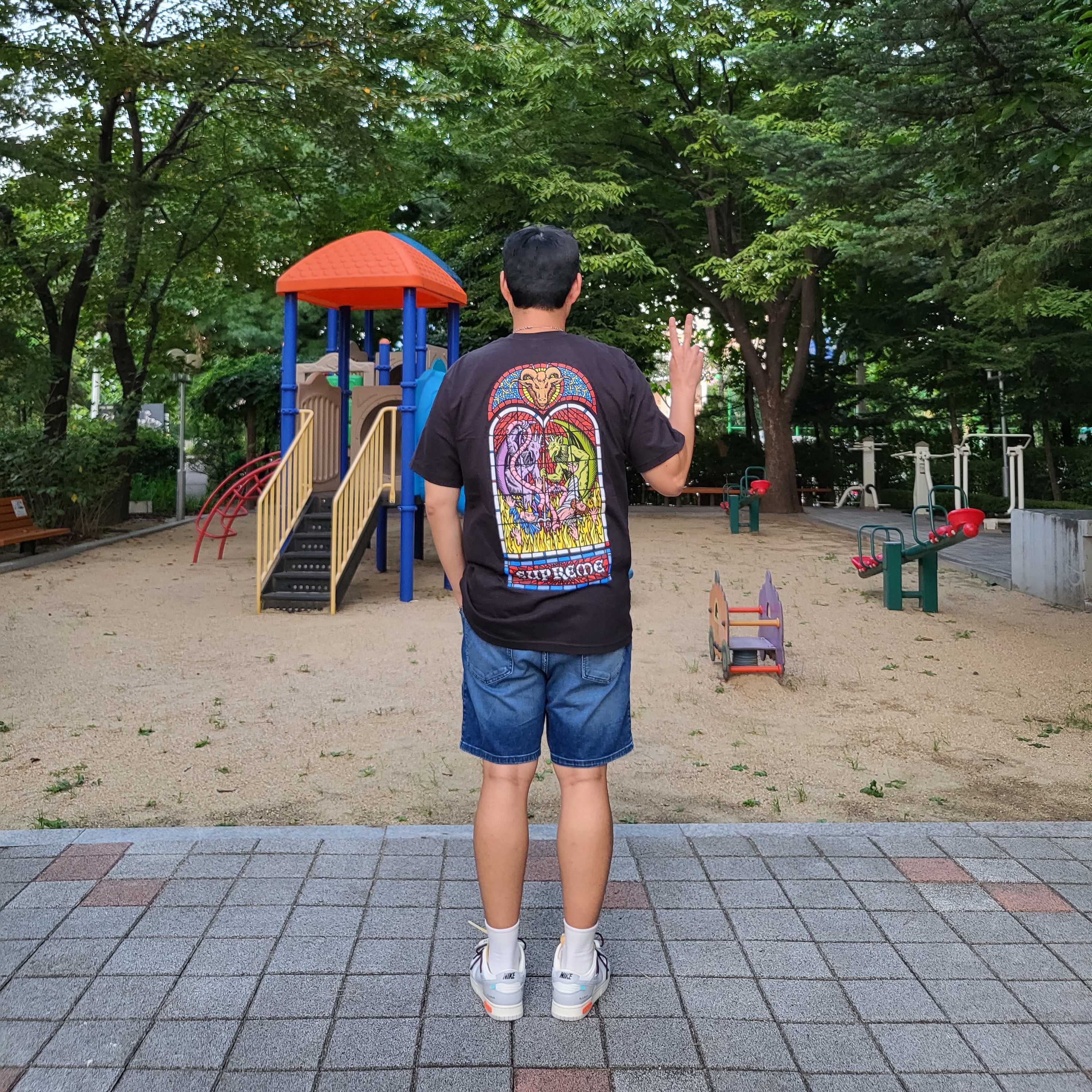 Human Made Animal Necklace Tiger Yellow, Supreme Worship T-Shirt Black - 23FW 착용 스타일 - 2