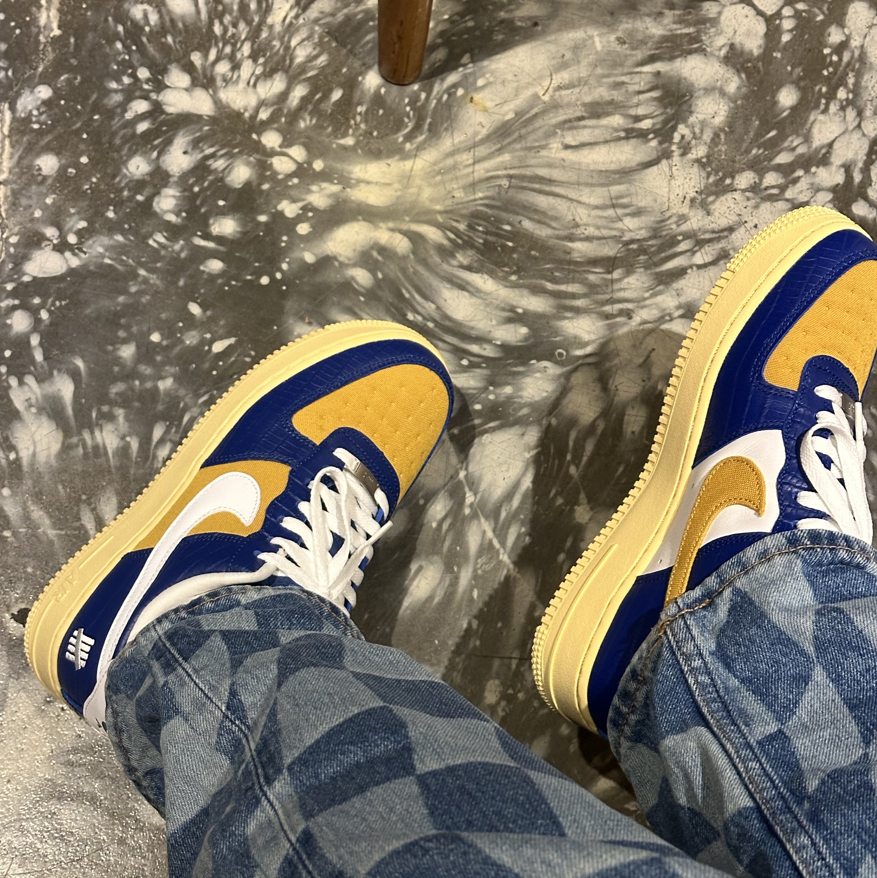 Nike x Undefeated Air Force 1 Low SP 5 On It Court Blue 착용 스타일 - 2