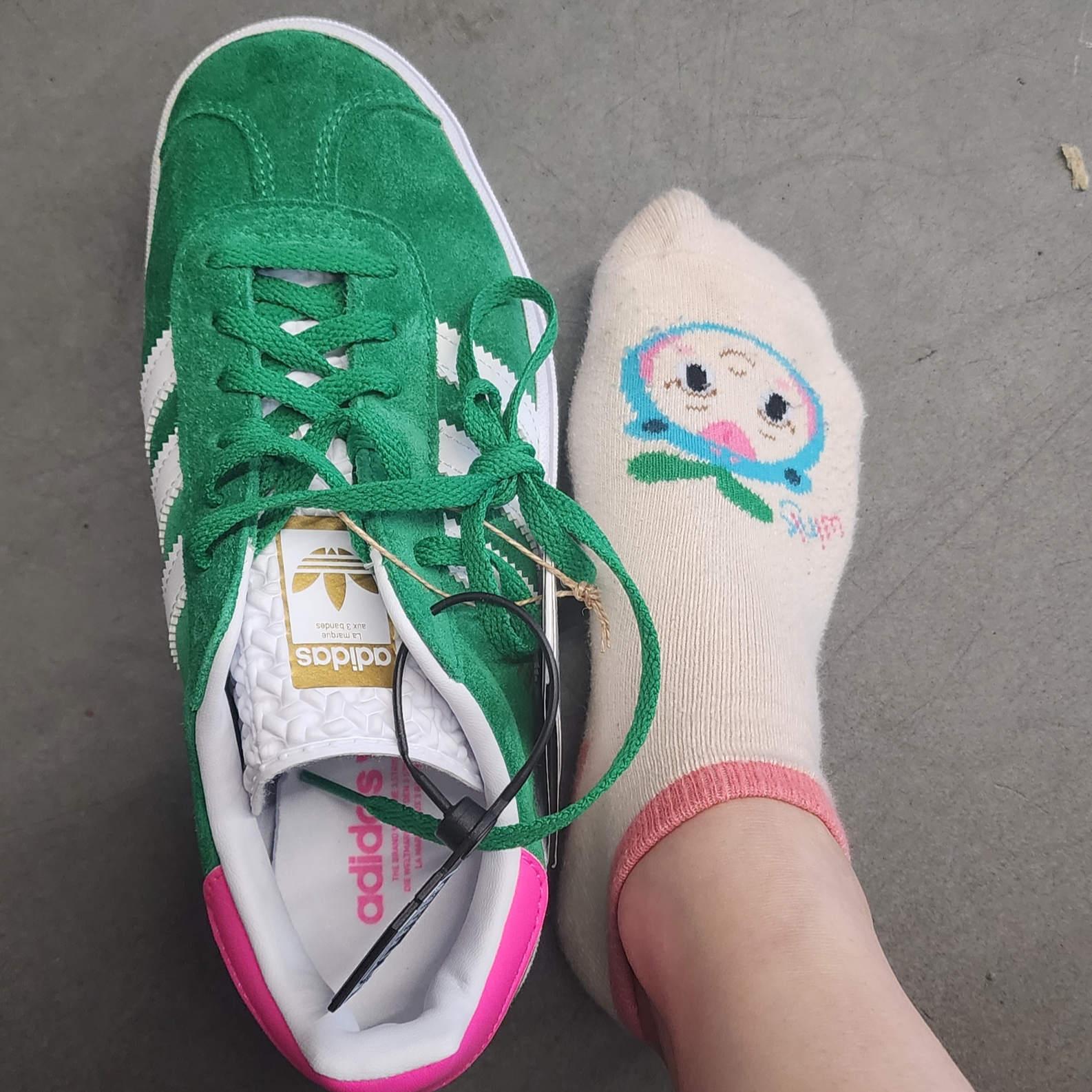 (W) Adidas Gazelle Bold Green Cloud White 착용 스타일