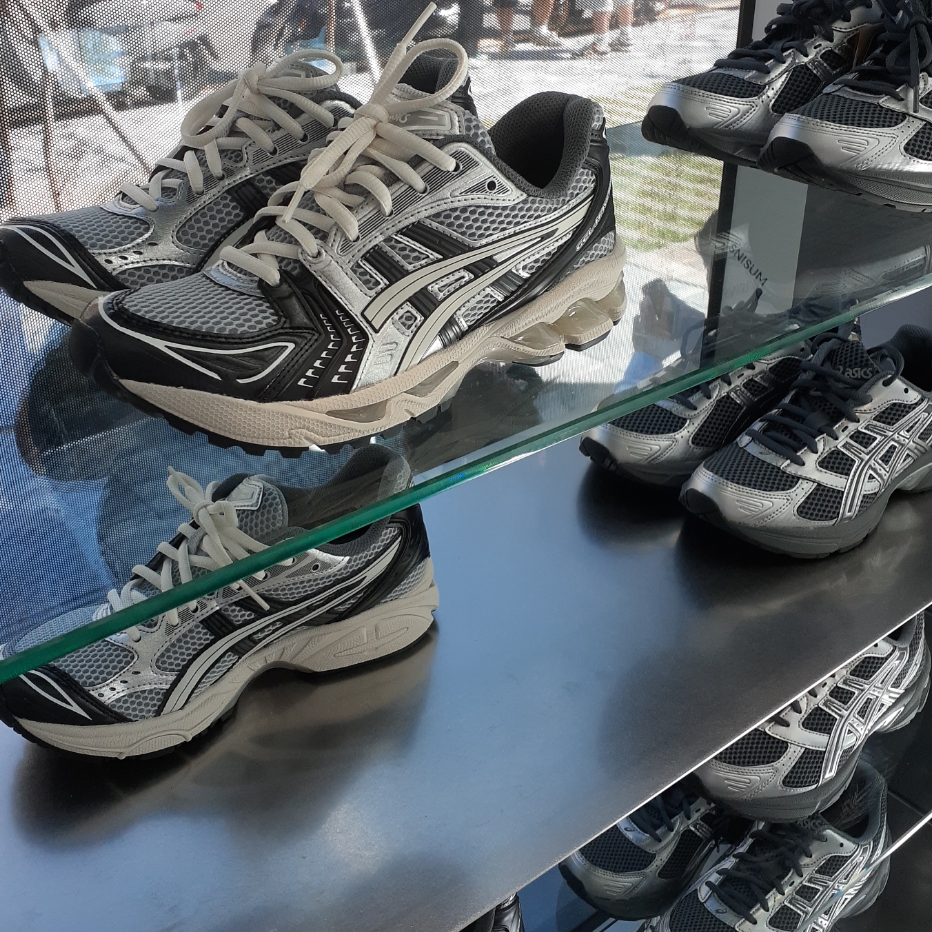 Asics Gel-Kayano 14 Black Glacier Grey, Asics Gel-1130 Steel Grey Pure Silver 착용 스타일