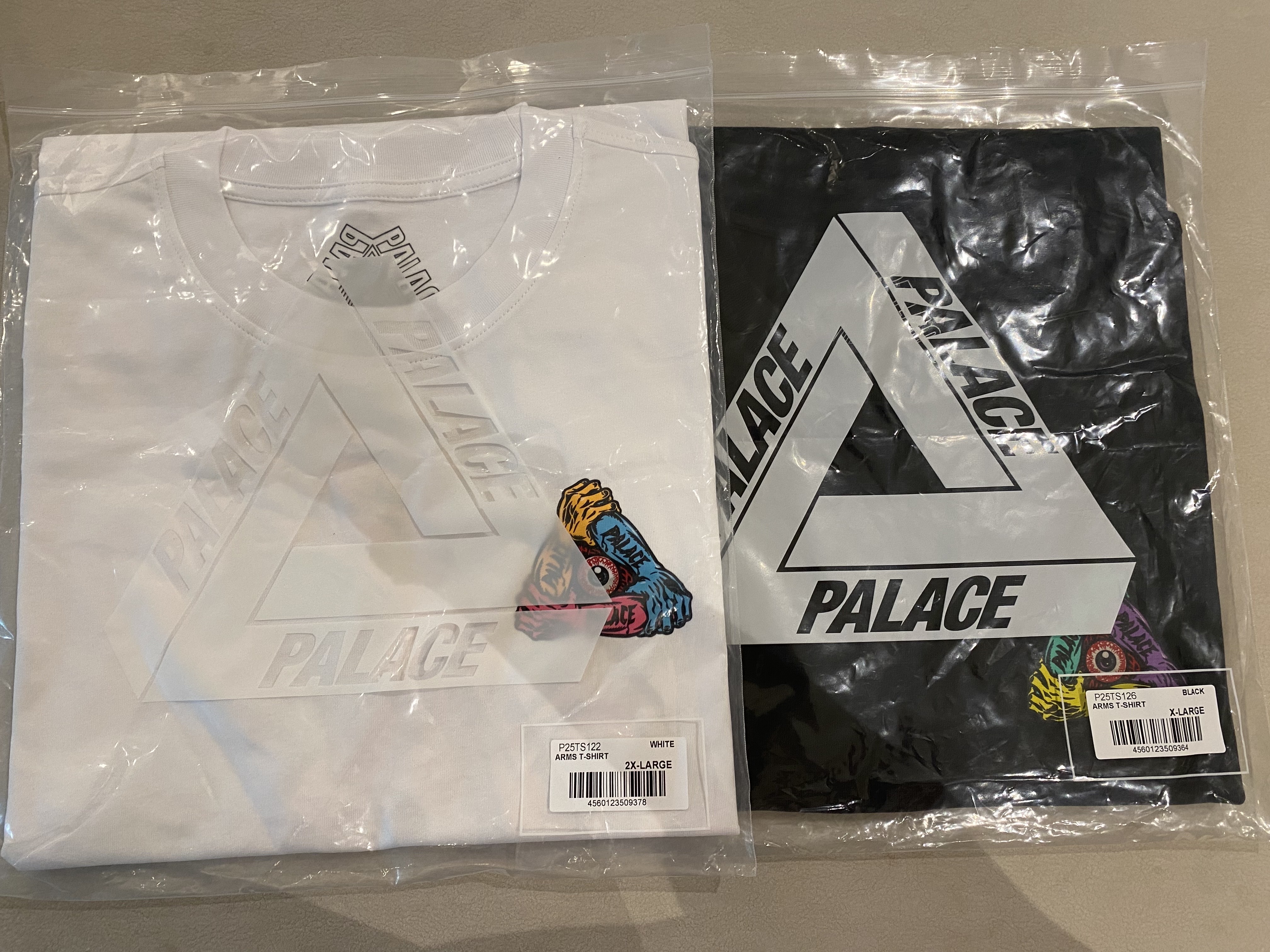 Palace Arms T-Shirt White - 23FW, Palace Arms T-Shirt Black - 23FW 착용 스타일