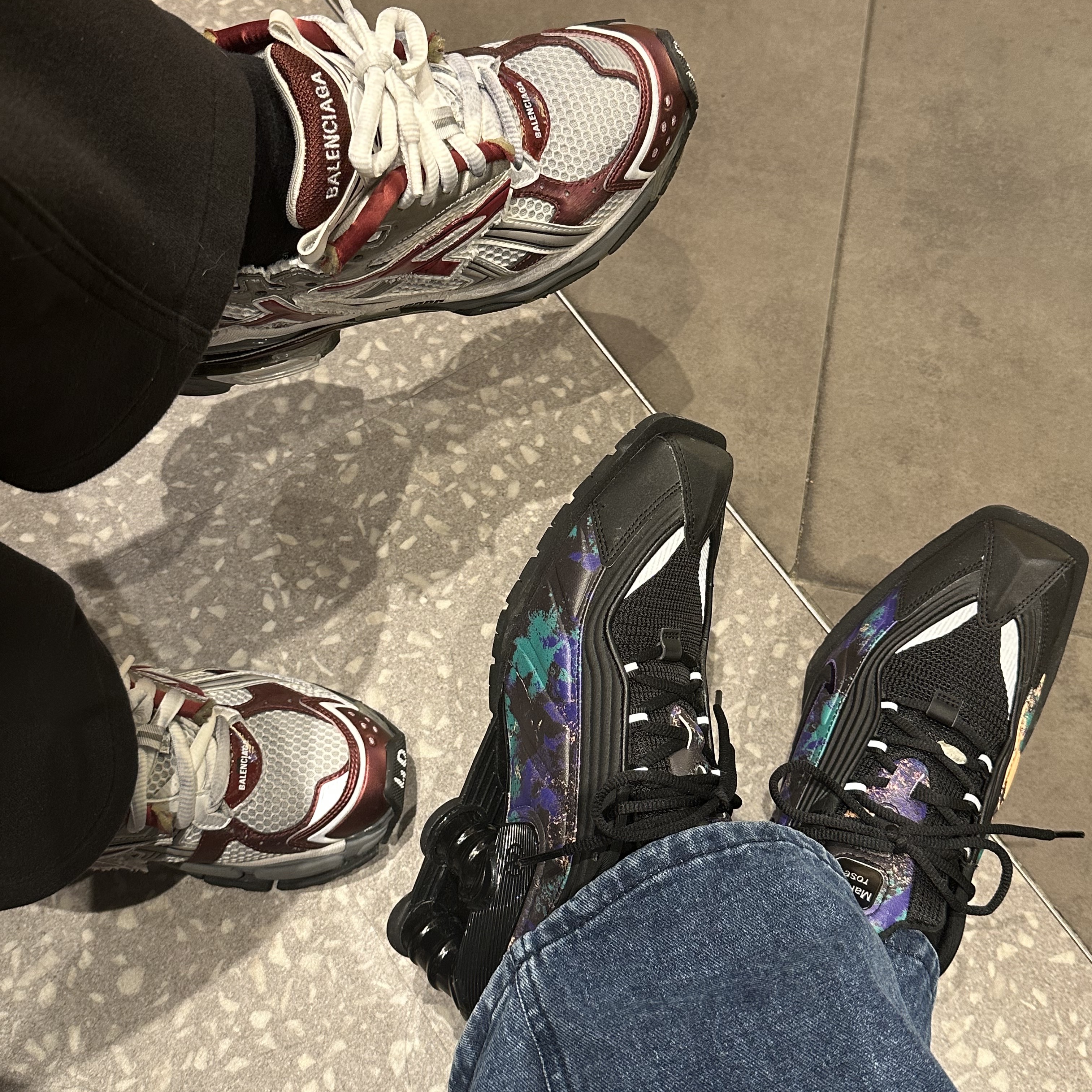 Nike x Martine Rose Shox MR4 Black Multi 착용 스타일 - 1