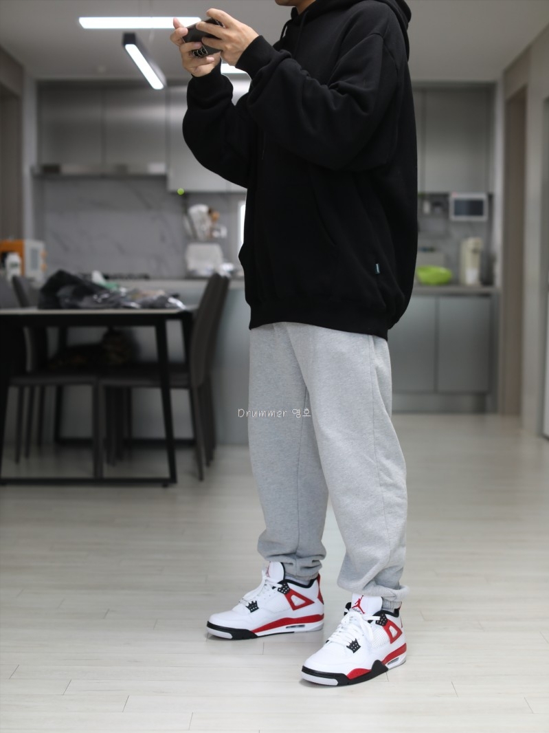 Jordan 4 Retro Red Cement 착용 스타일