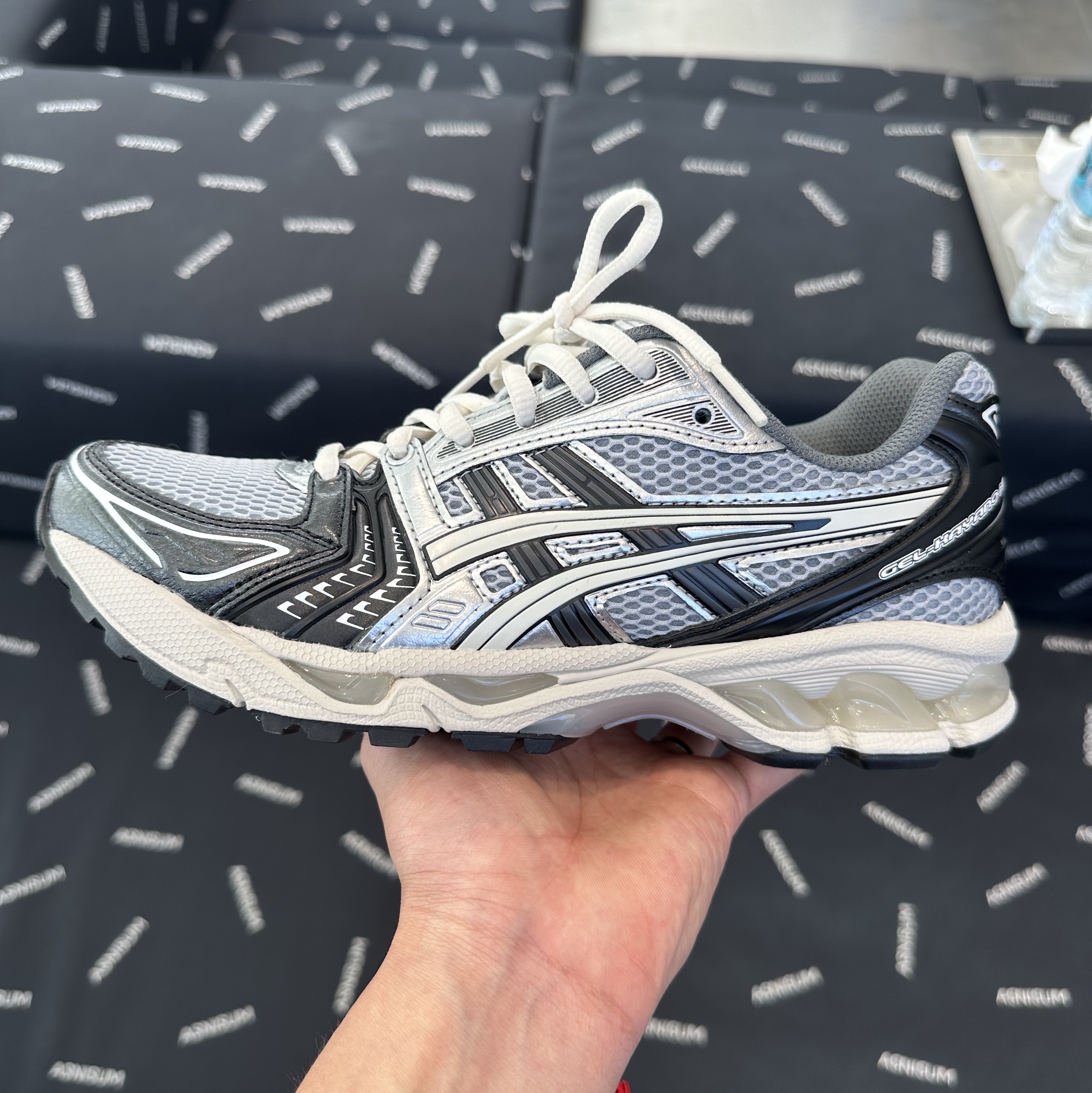 Asics Gel-Kayano 14 Black Glacier Grey 착용 스타일