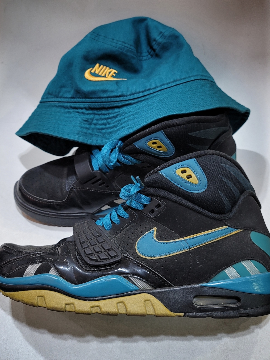 Nike Apex Futura Washed Bucket Hat Black 착용 스타일 - 1