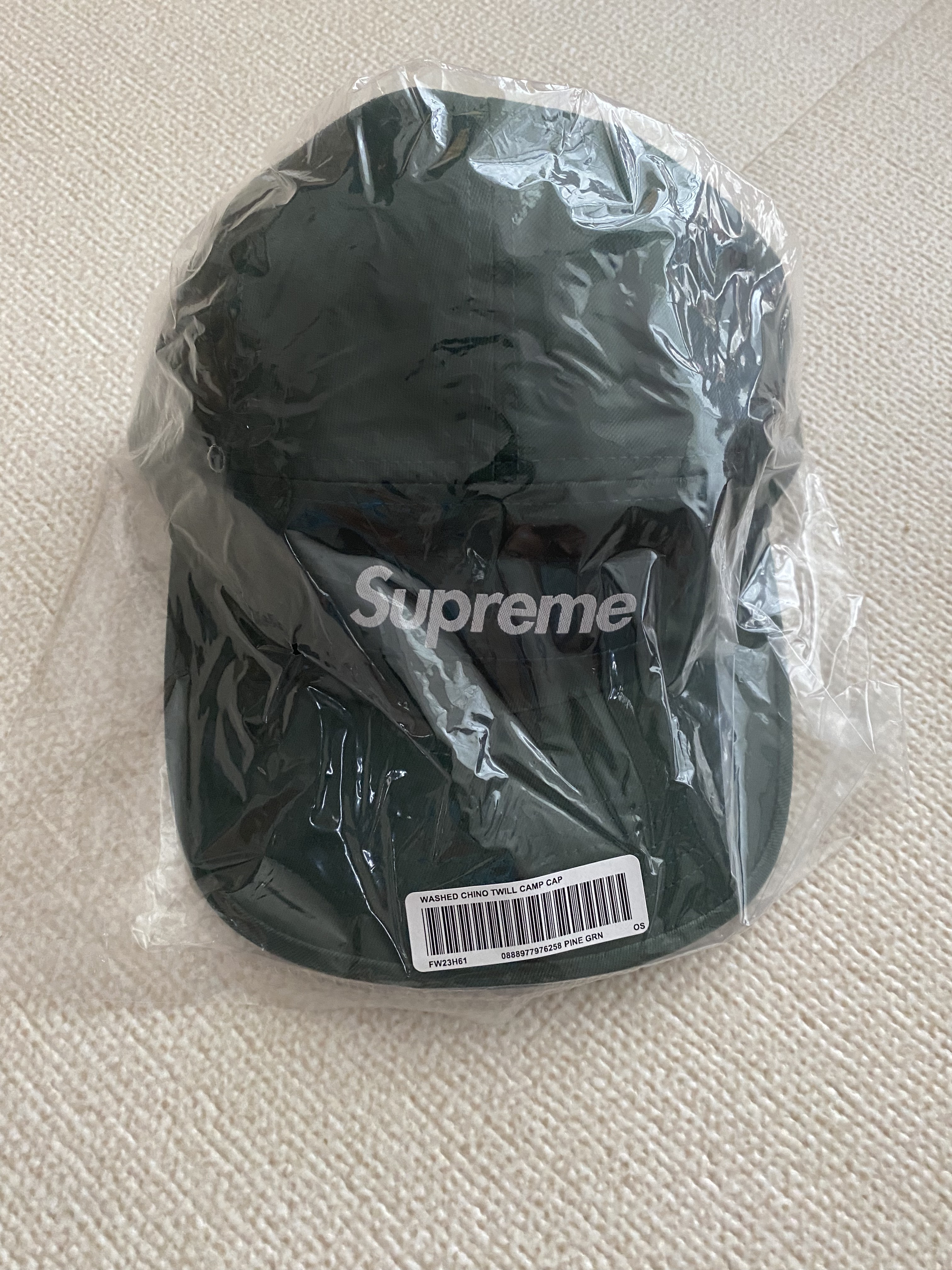 Supreme Washed Chino Twill Camp Cap Red, Supreme Washed Chino Twill Camp Cap Pine Green - 23FW 착용 스타일 - 2